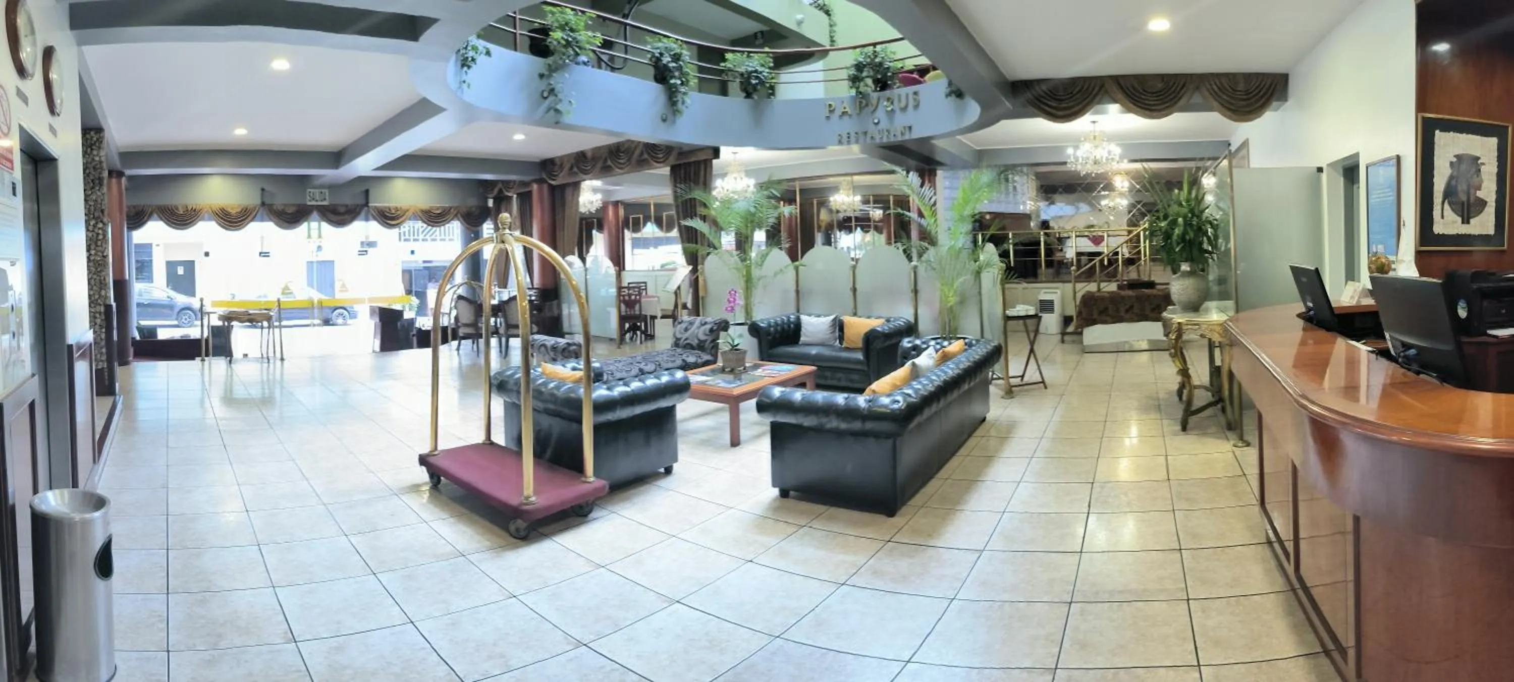 Restaurant/places to eat in Faraona Grand Hotel