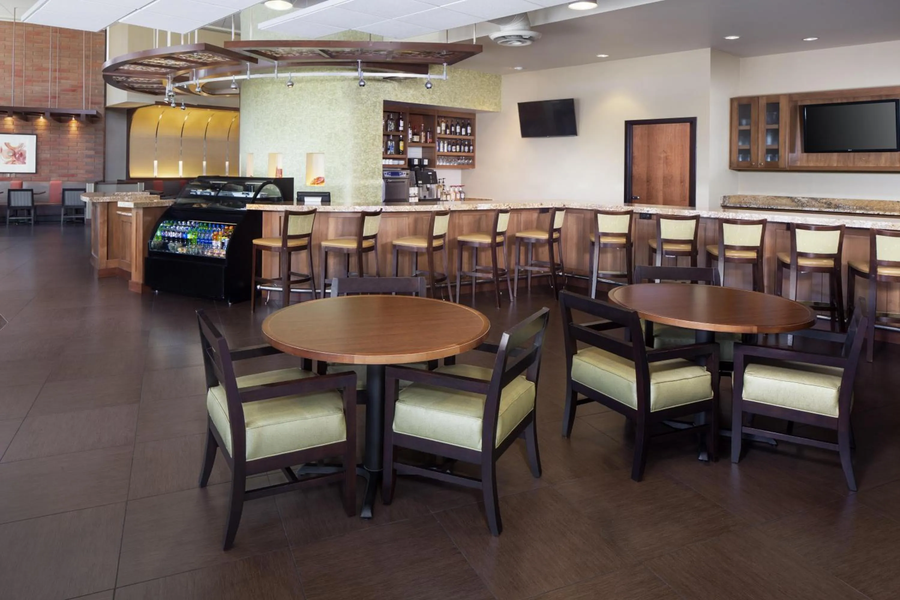 Lounge or bar in Hyatt Place Phoenix/ Mesa