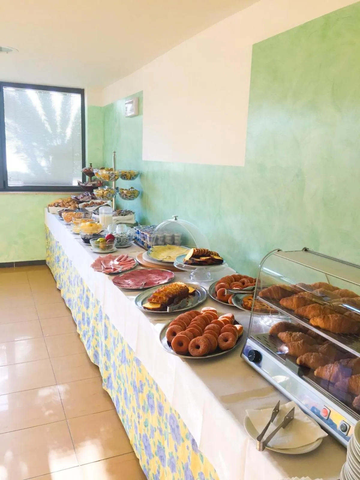 Breakfast in Hotel Atlas