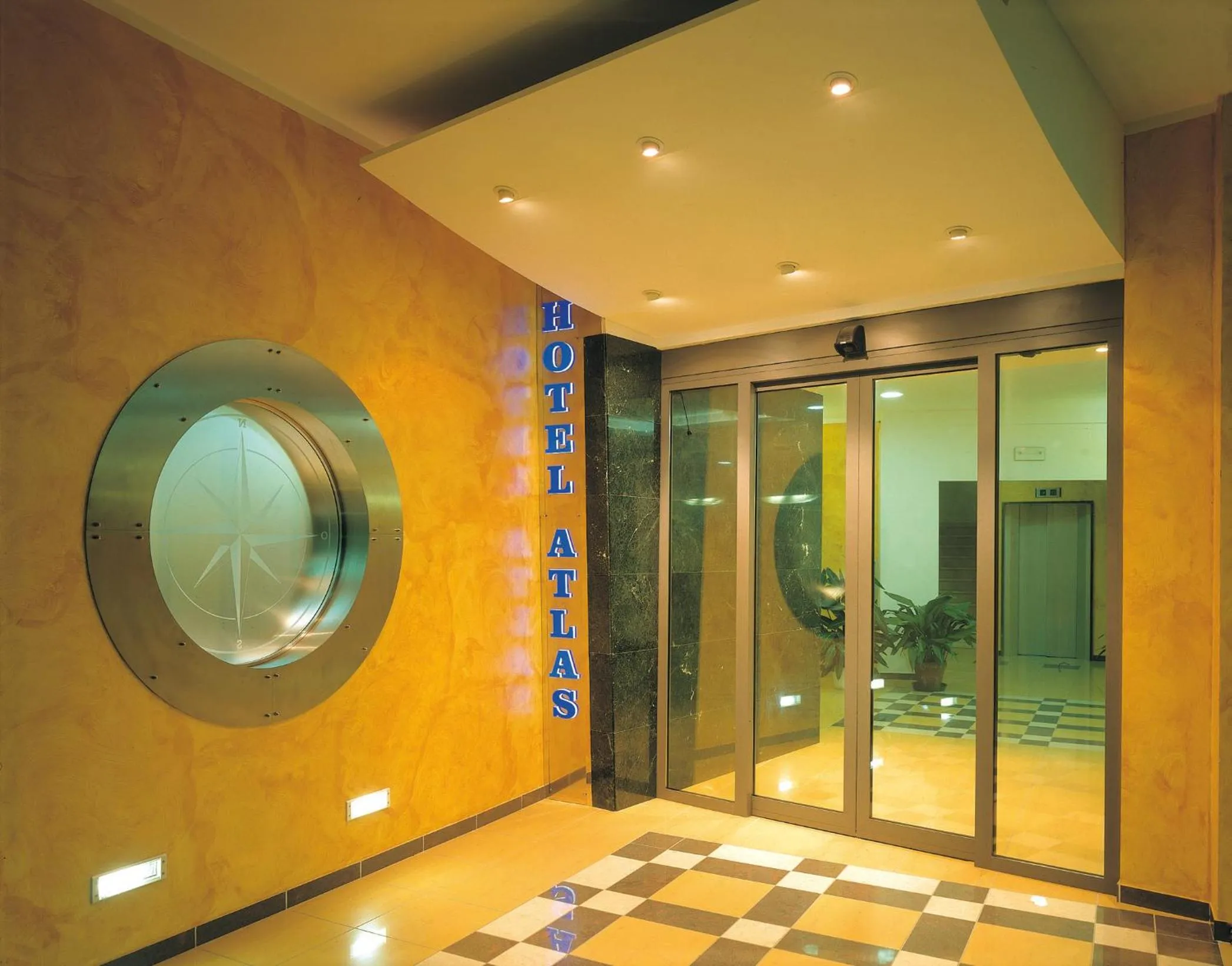 Facade/entrance in Hotel Atlas