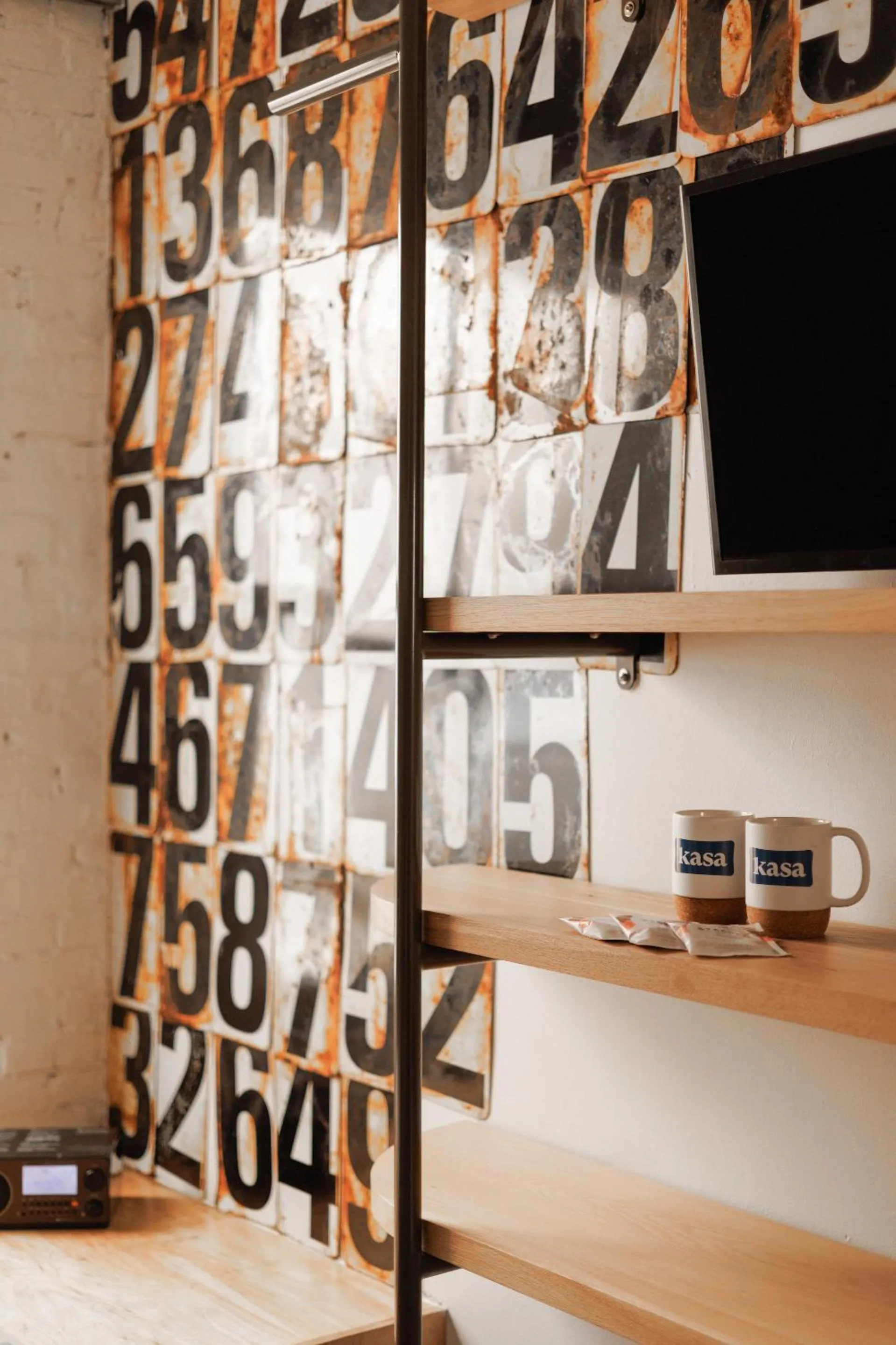 TV and multimedia in The Clyde Hotel Portland by Kasa Living