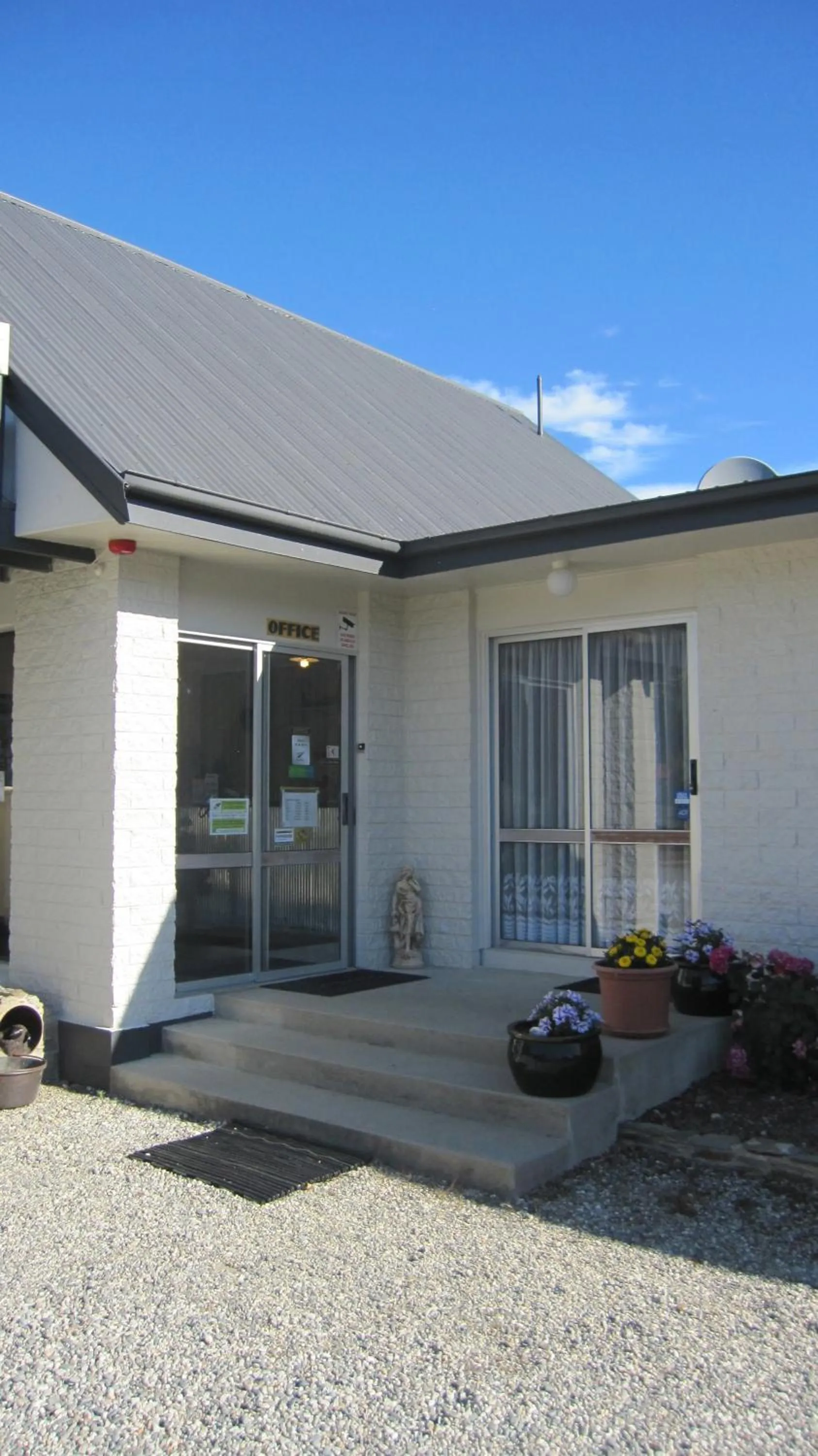 Lobby or reception in Cromwell Motel