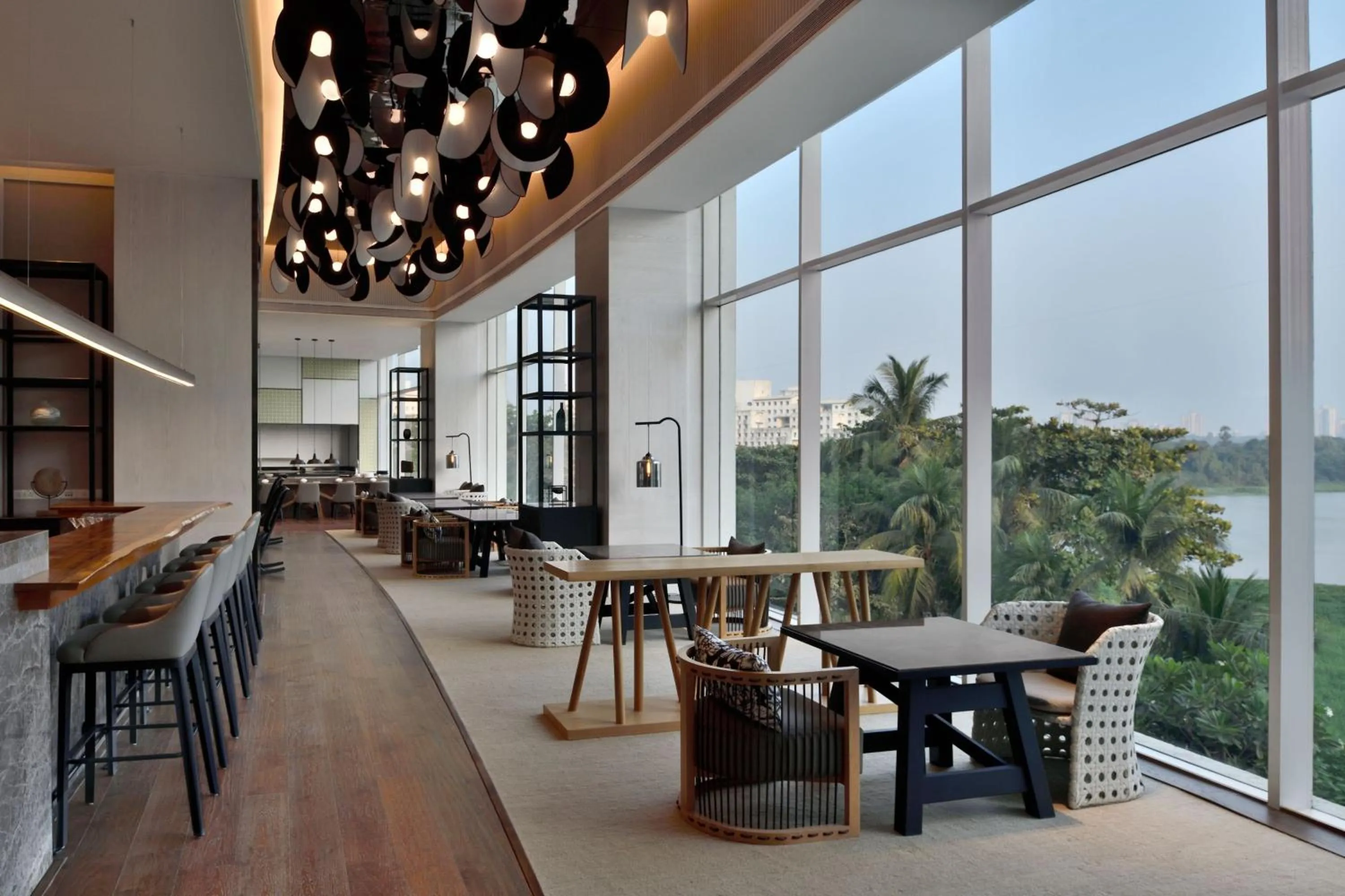 Lounge or bar in The Westin Mumbai Powai Lake