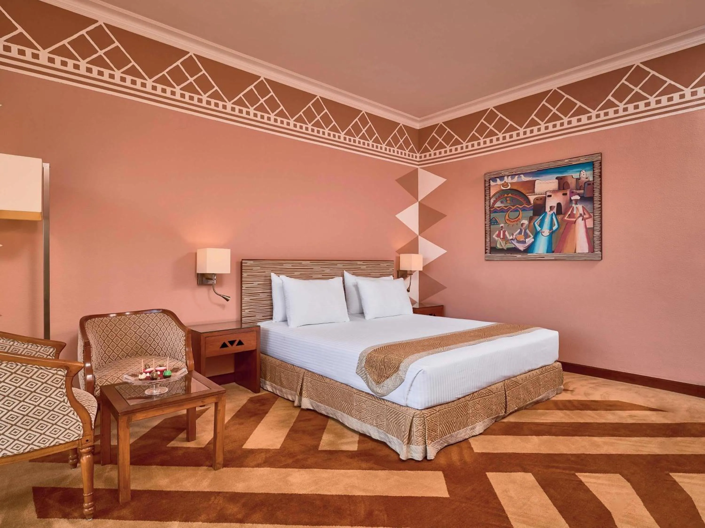 Bedroom, Bed in Mövenpick Resort Aswan