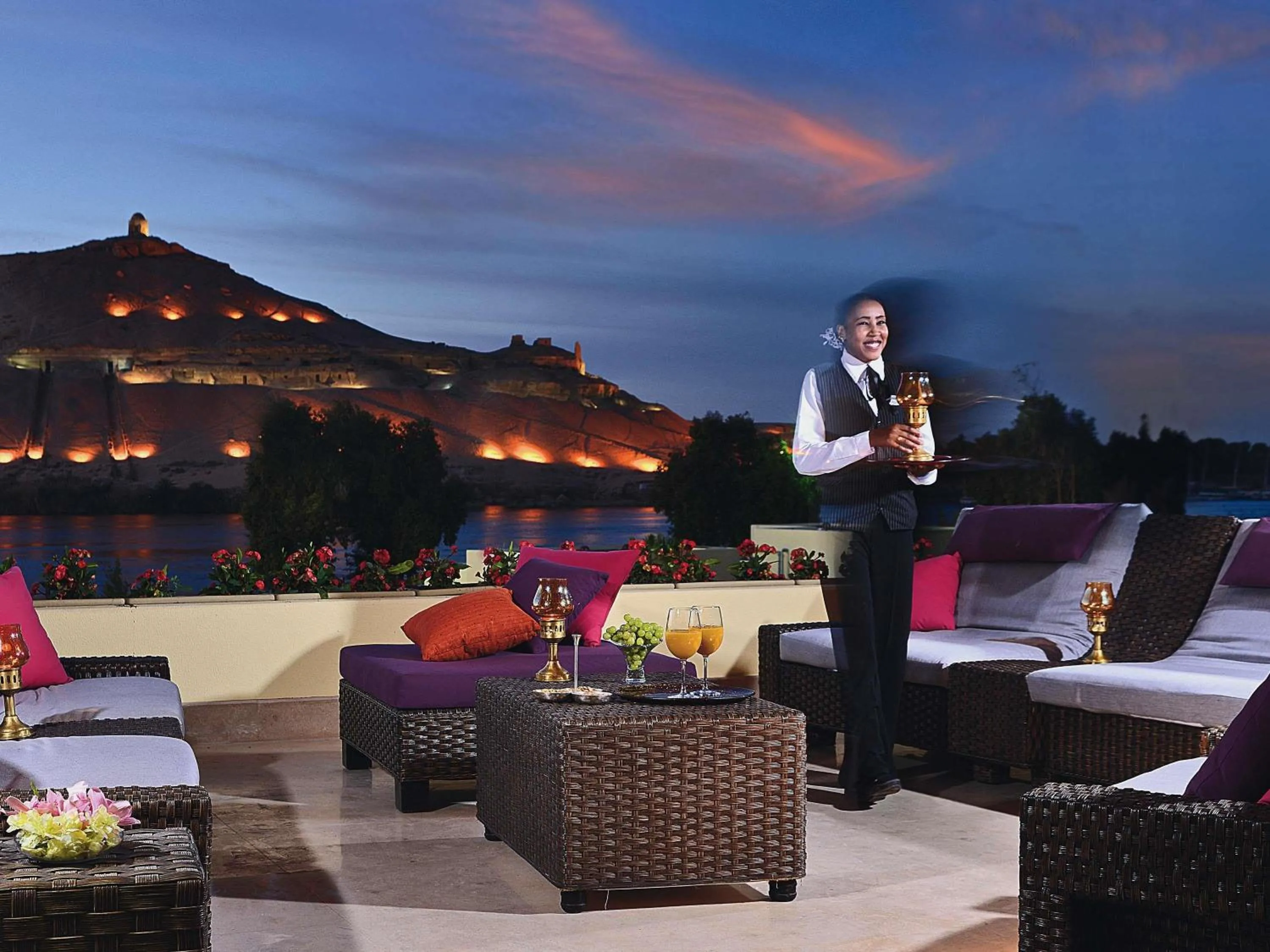 Lounge or bar in Mövenpick Resort Aswan