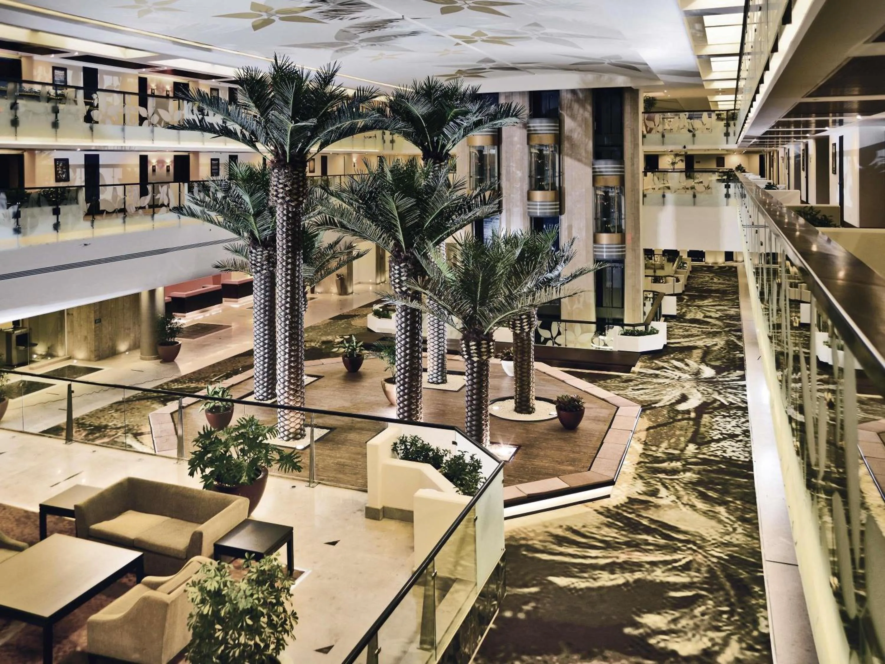 Lounge or bar in Mövenpick Resort Aswan