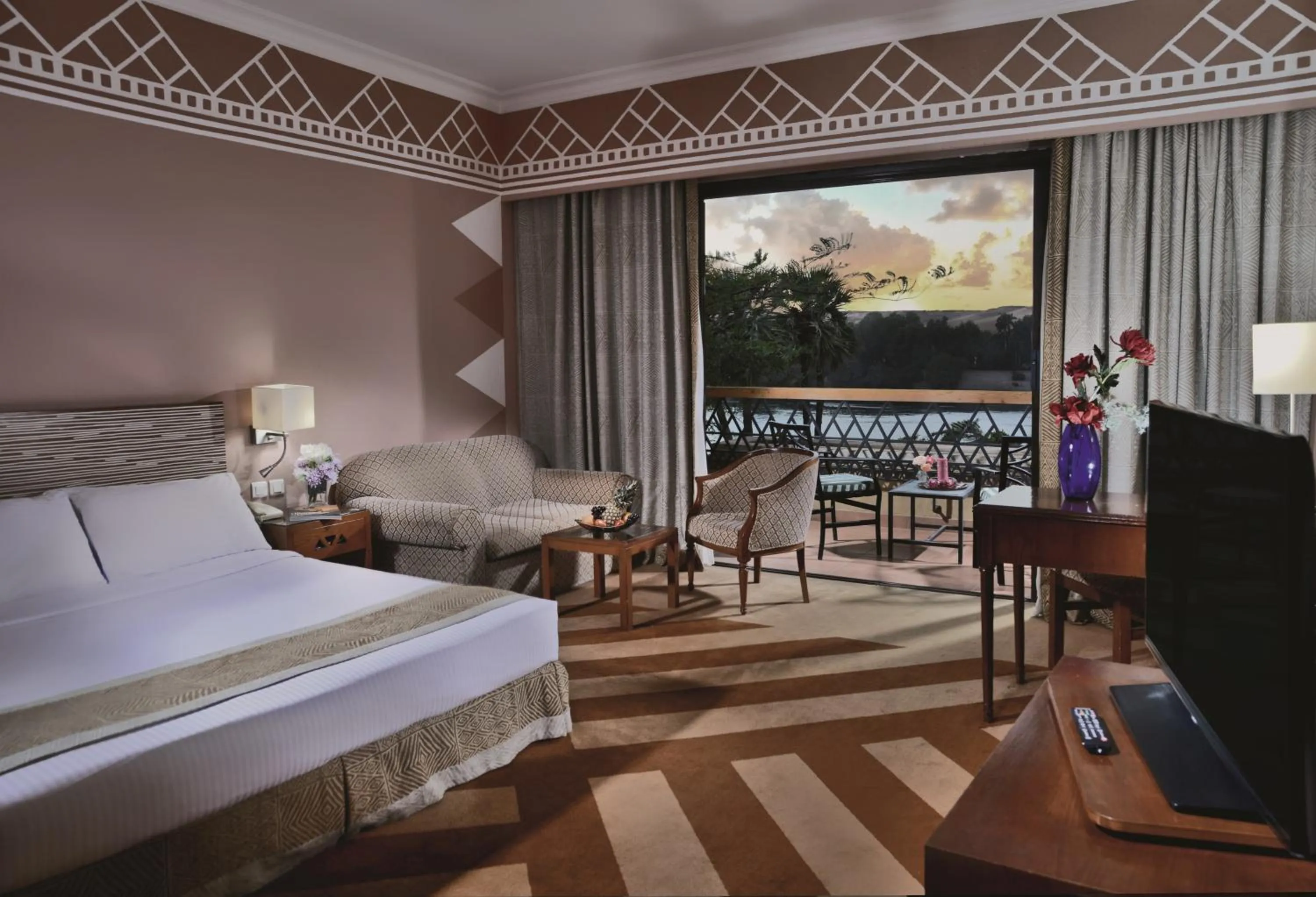 Bed in Mövenpick Resort Aswan