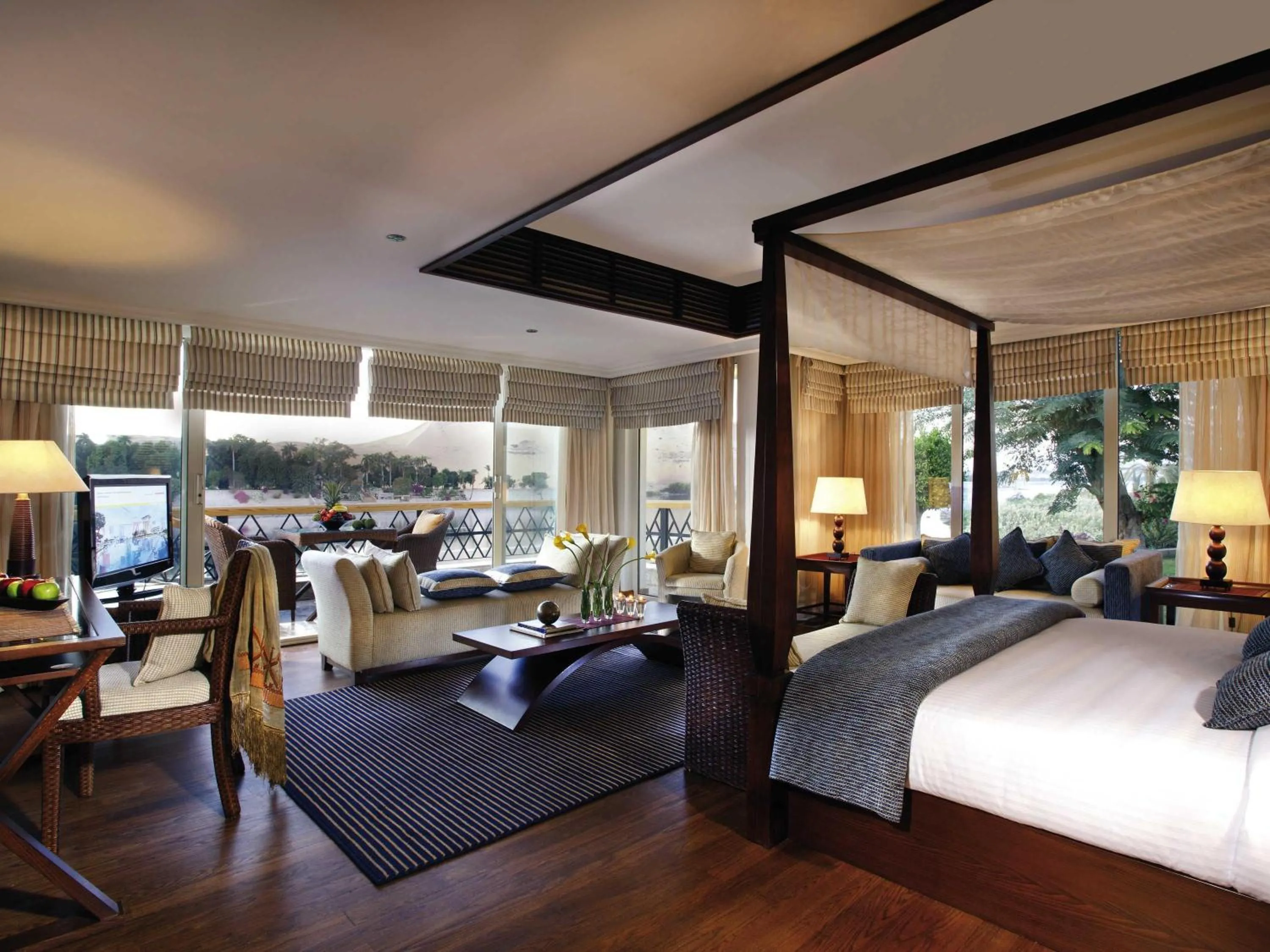 Bedroom, Bed in Mövenpick Resort Aswan