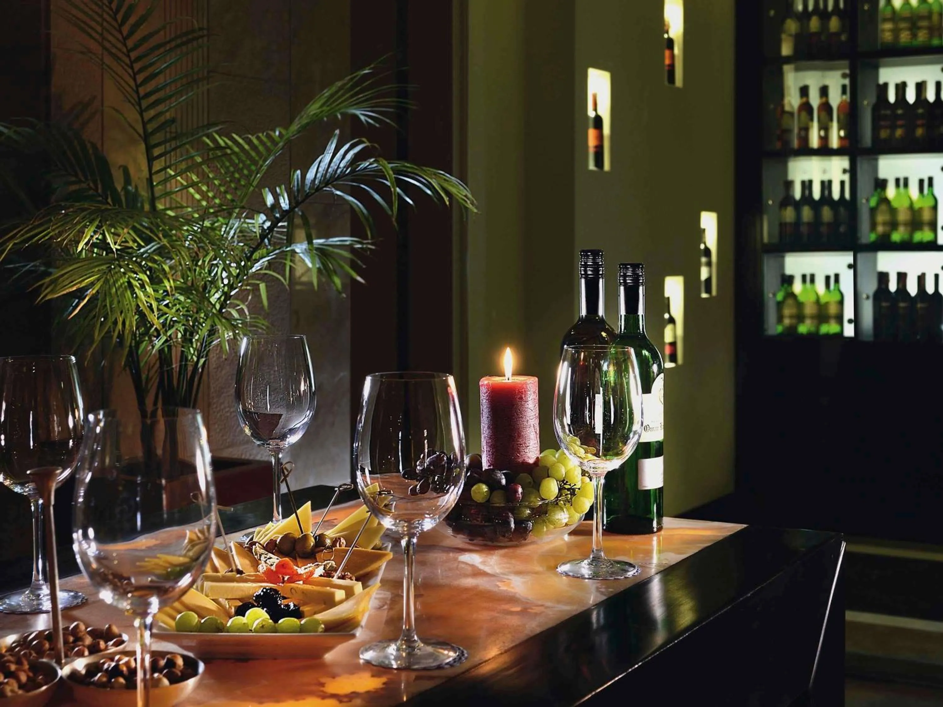 Lounge or bar in Mövenpick Resort Aswan