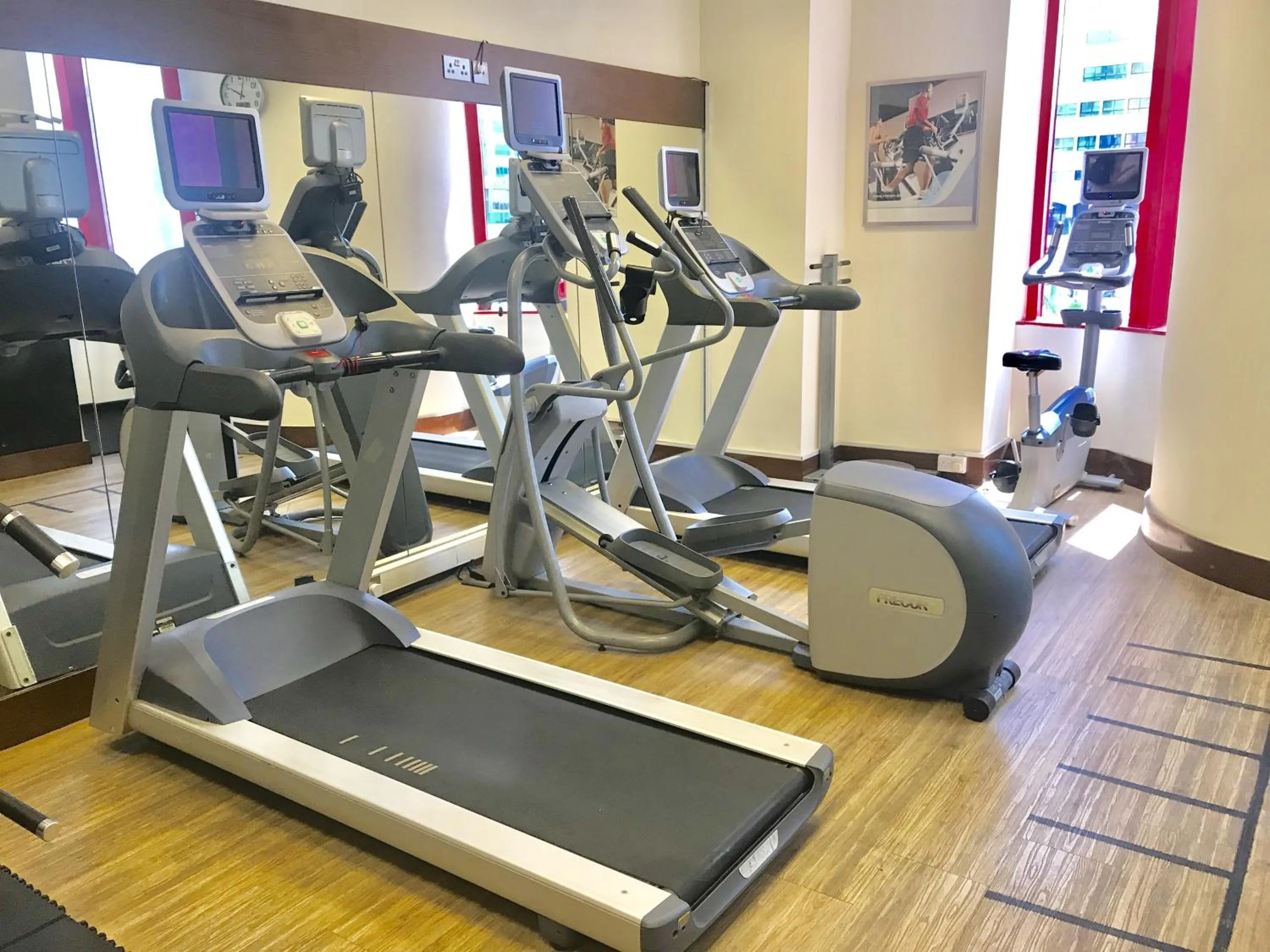 Fitness centre/facilities in City Seasons Al Hamra Hotel