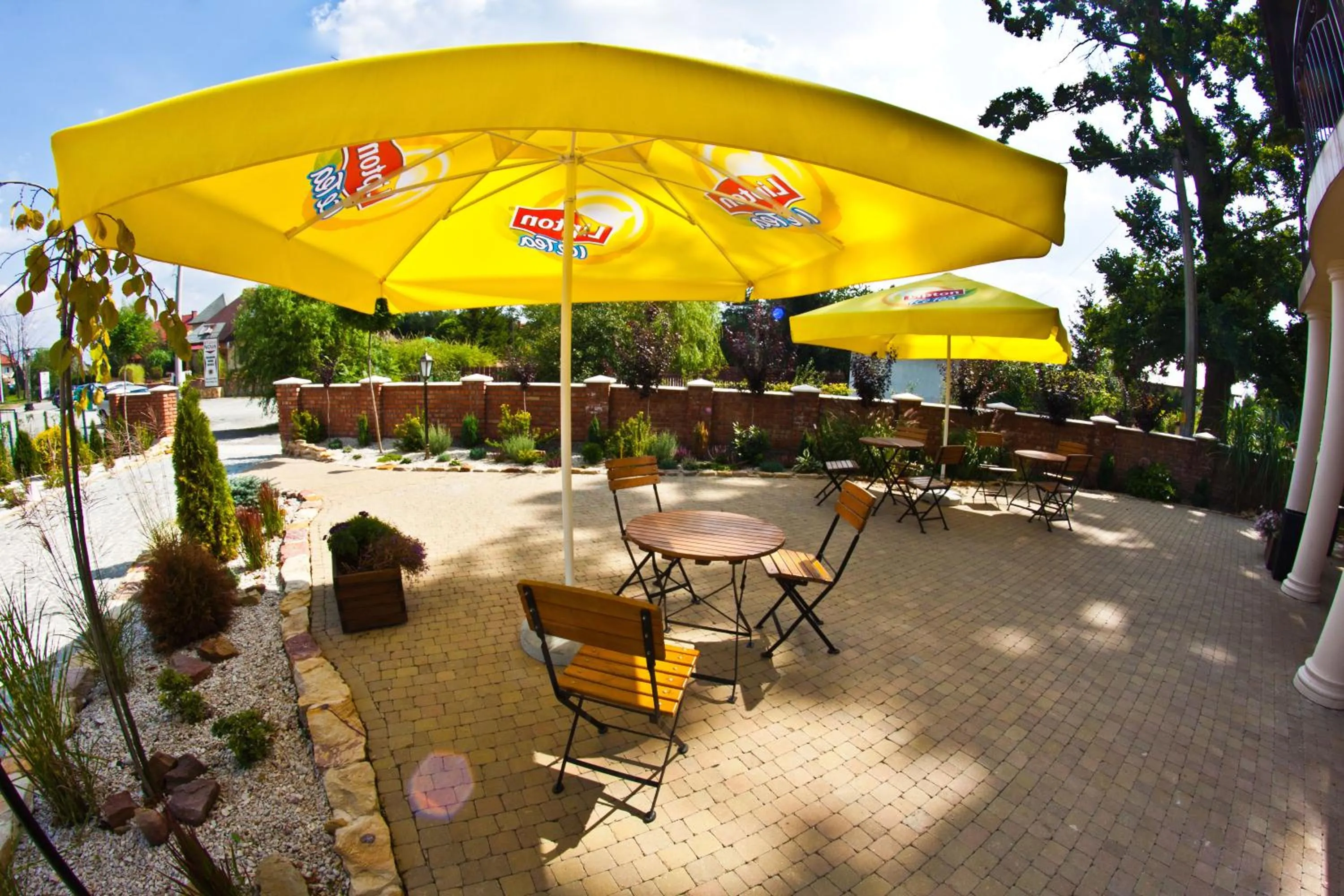 People in Dwa Bratanki