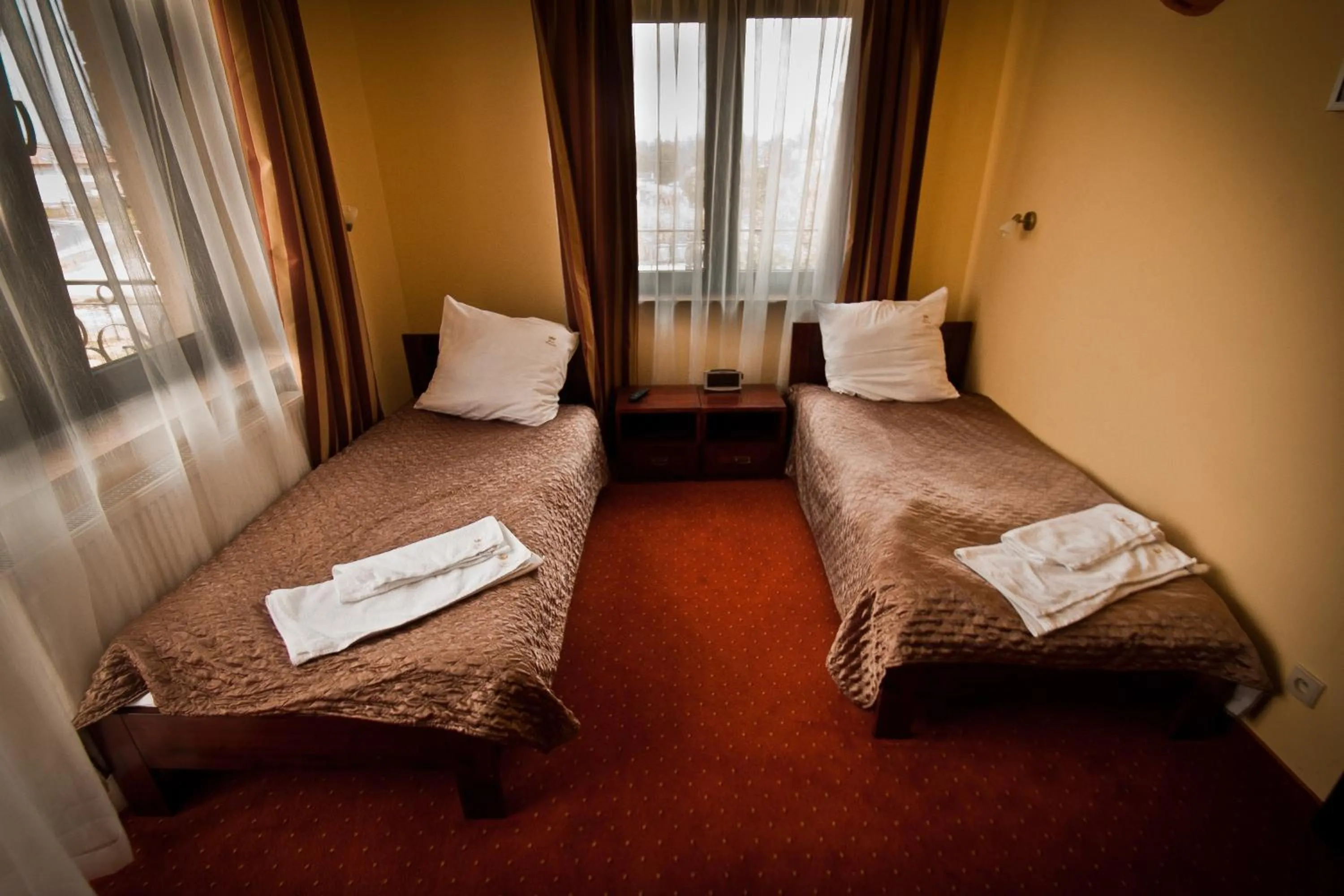 Facade/entrance, Bed in Dwa Bratanki