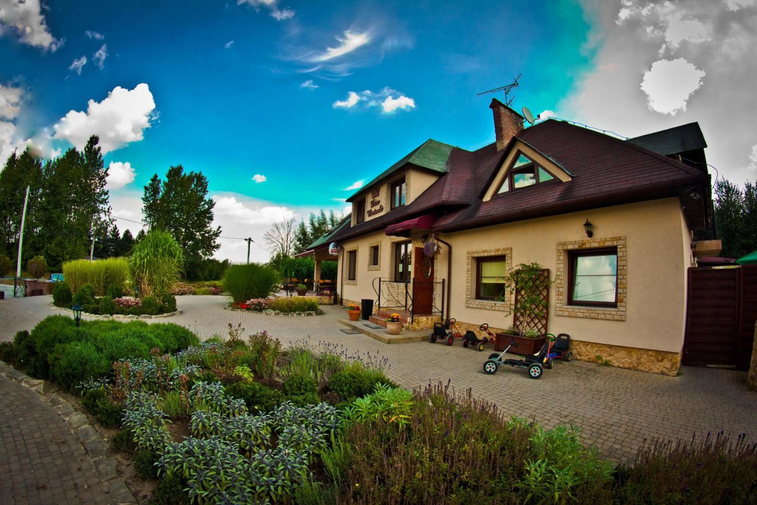 TV and multimedia in Dwa Bratanki