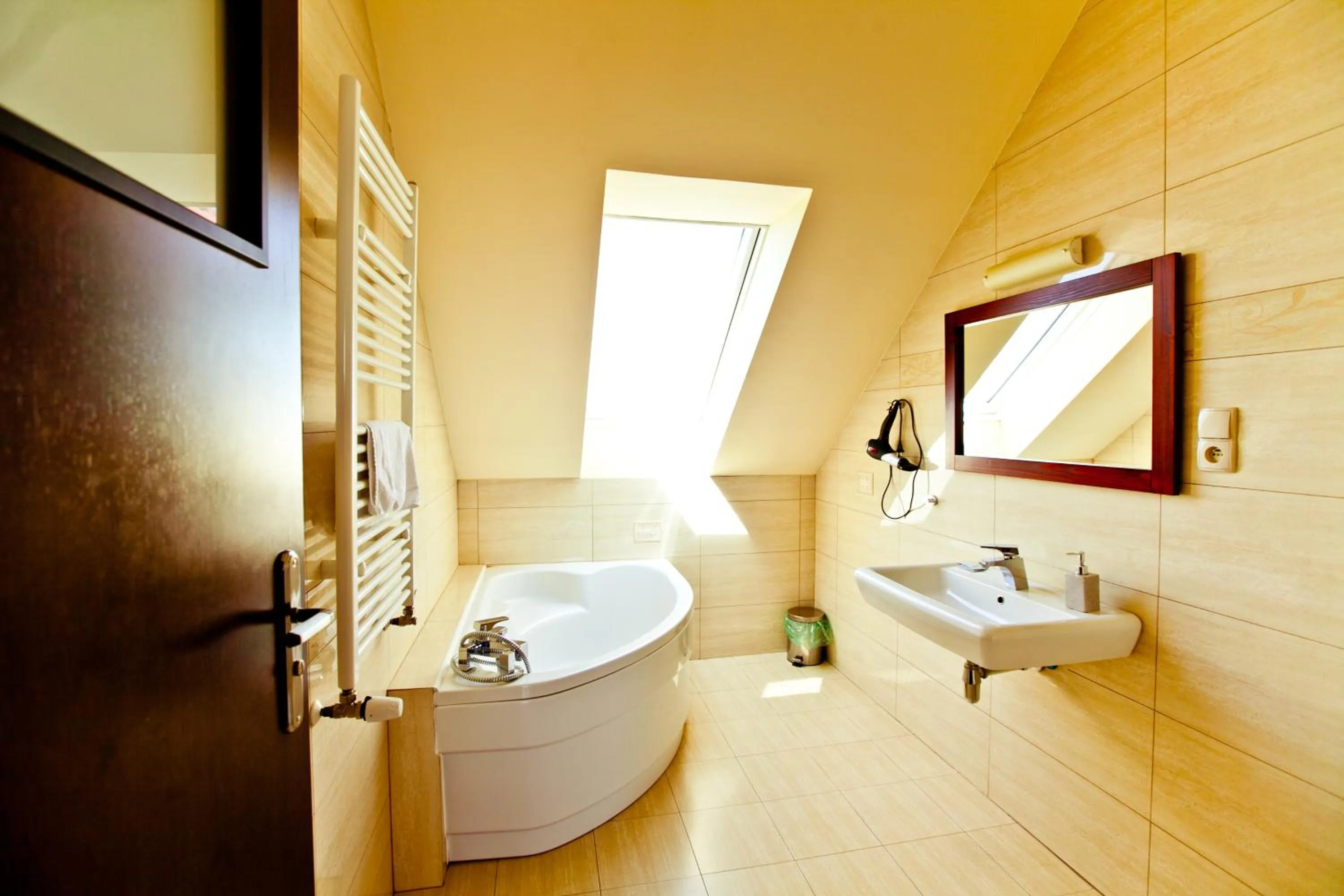 Restaurant/places to eat in Dwa Bratanki