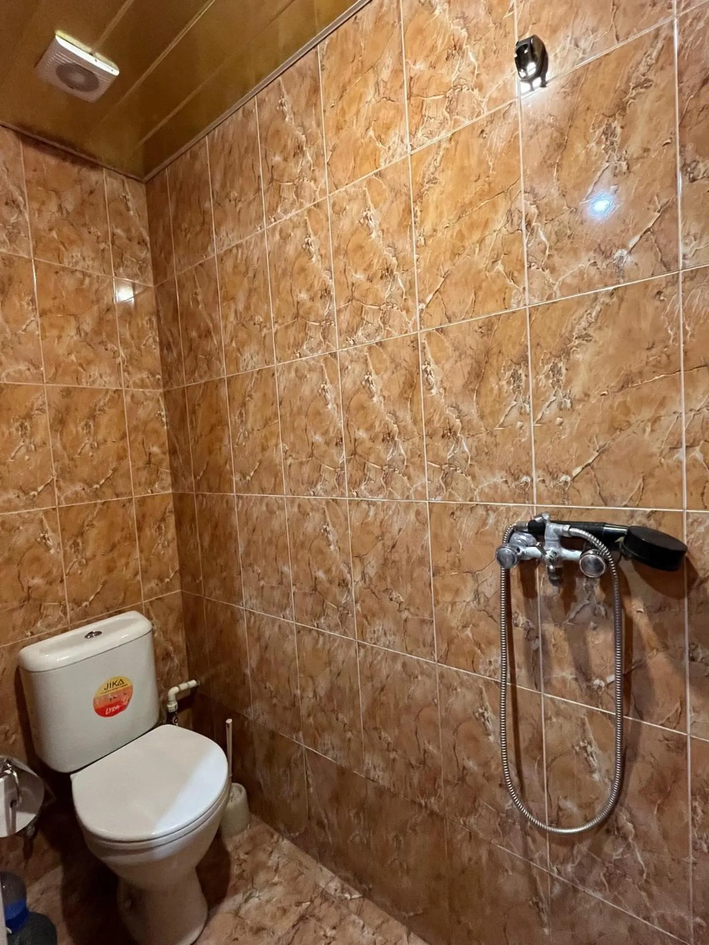 Shower in Komitas Avenue Guest House