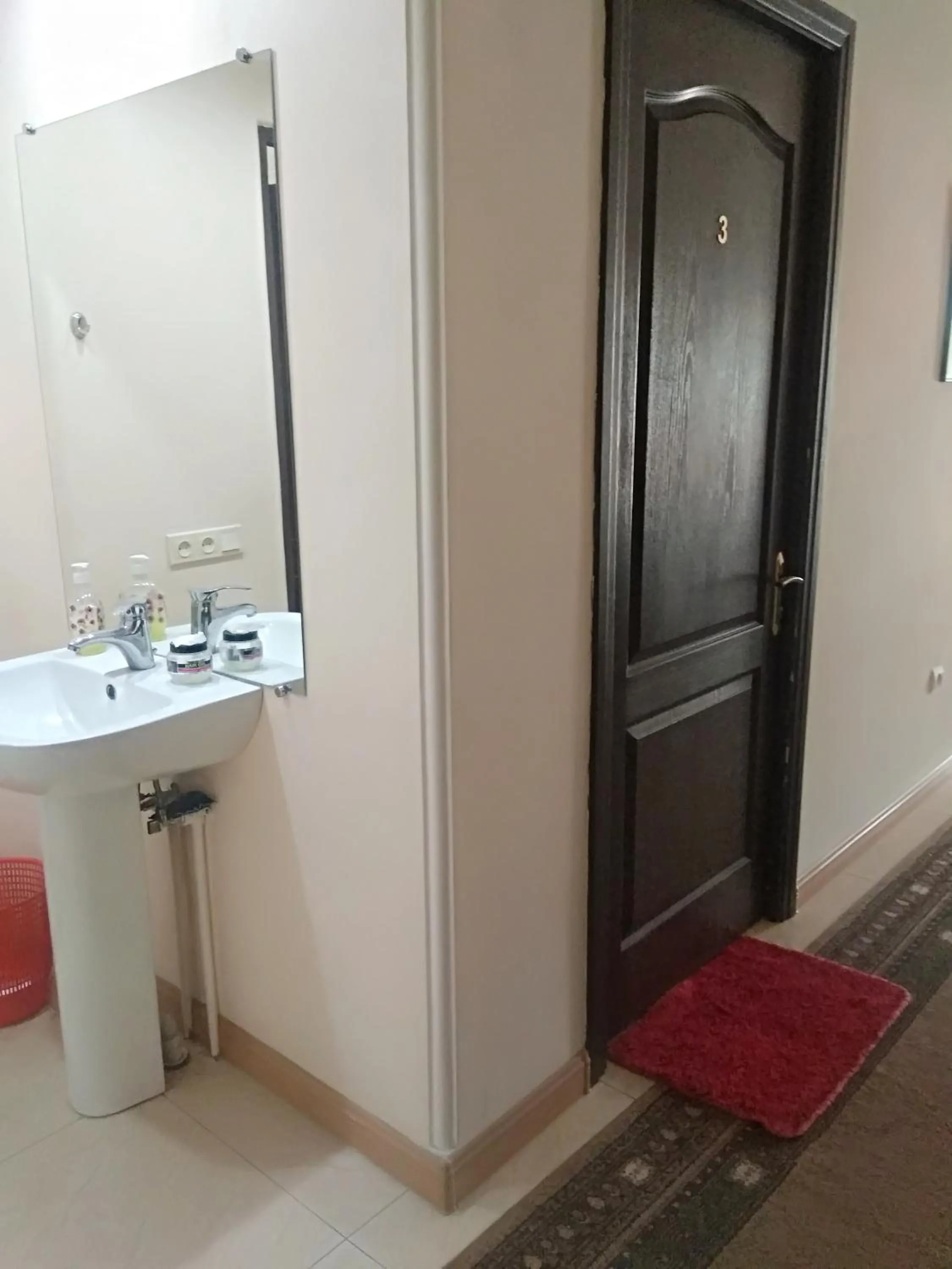 Bathroom in Komitas Avenue Guest House