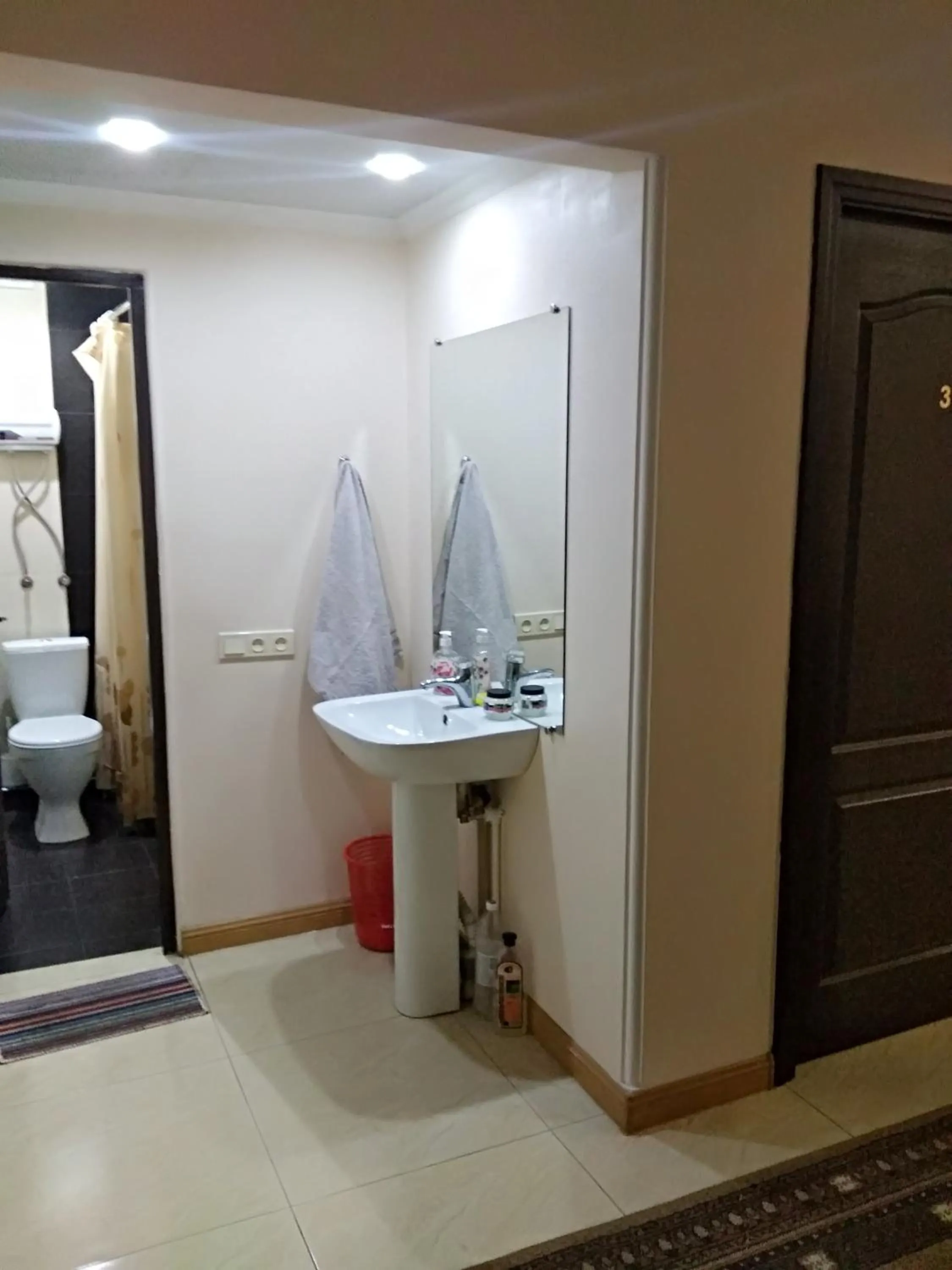 Shower in Komitas Avenue Guest House