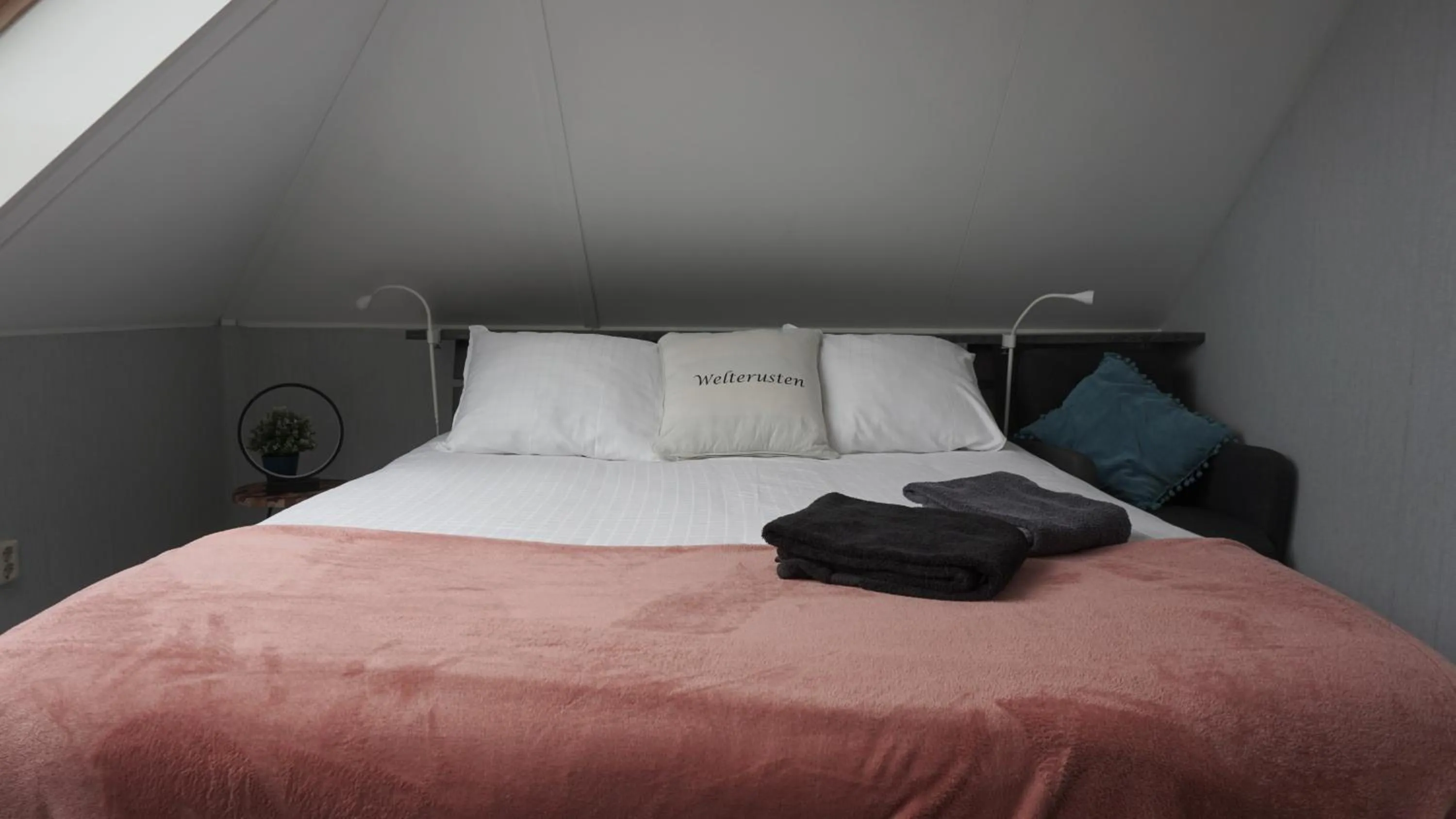 Bed in Logies Jardin Schagen