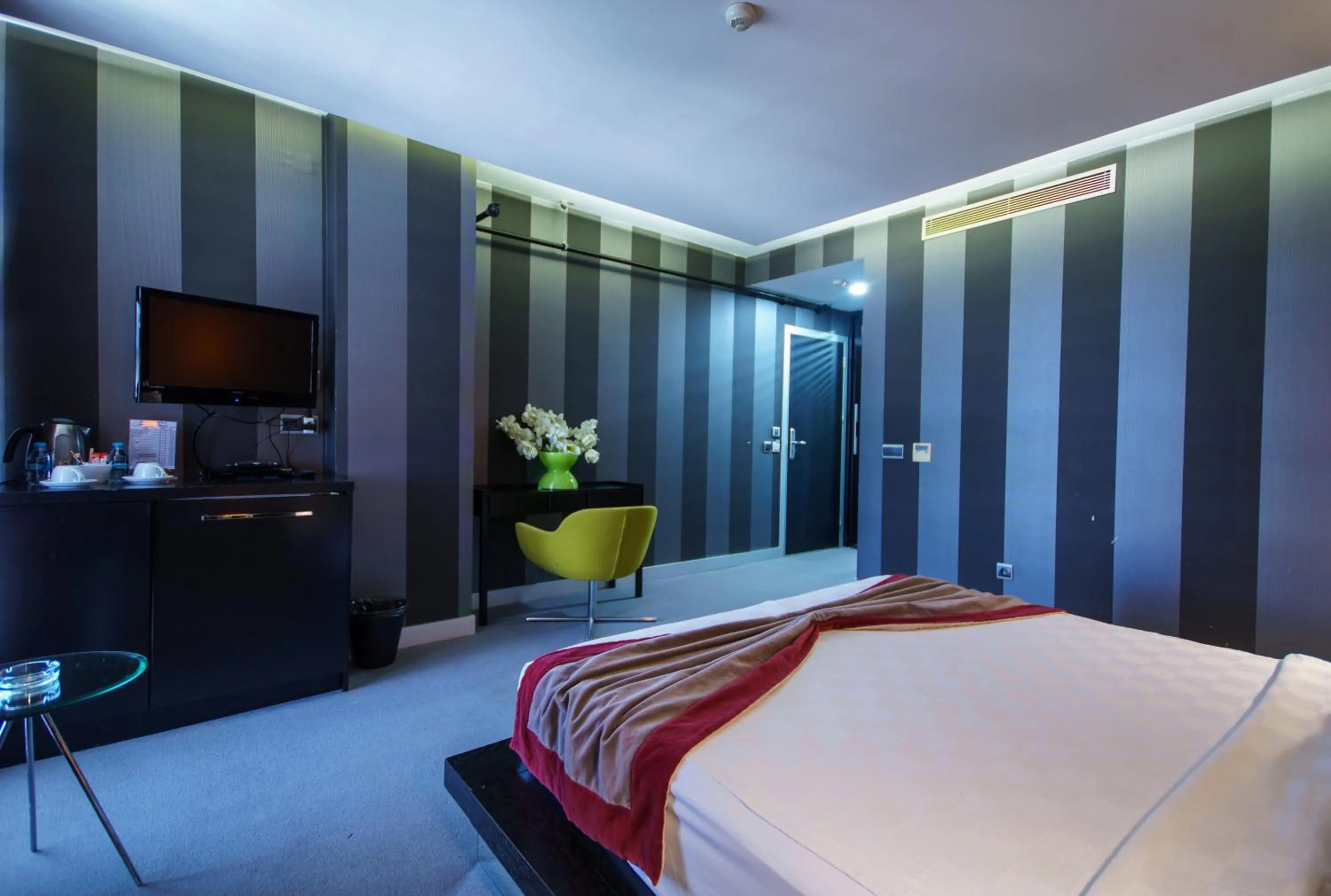 Bed in Vernazza Suites