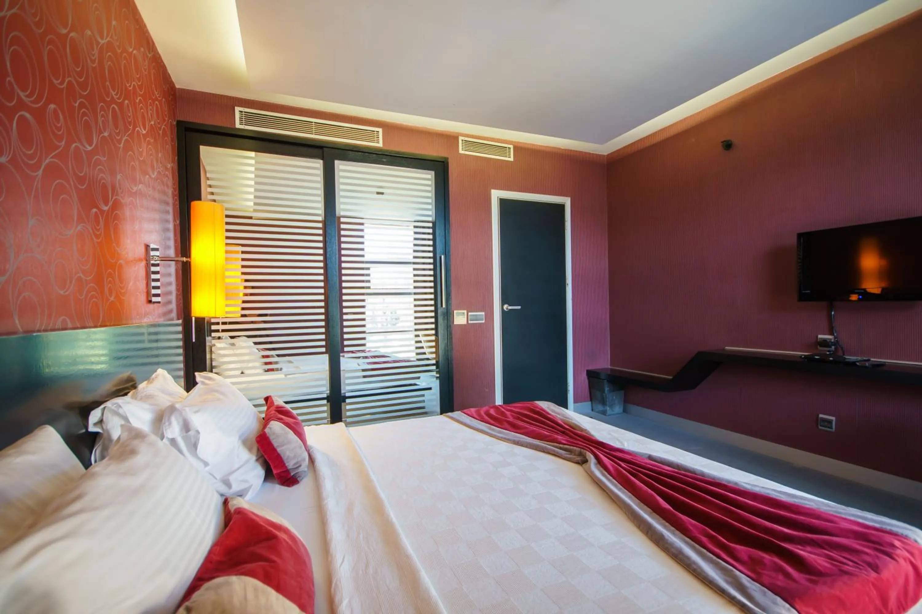 Bed in Vernazza Suites