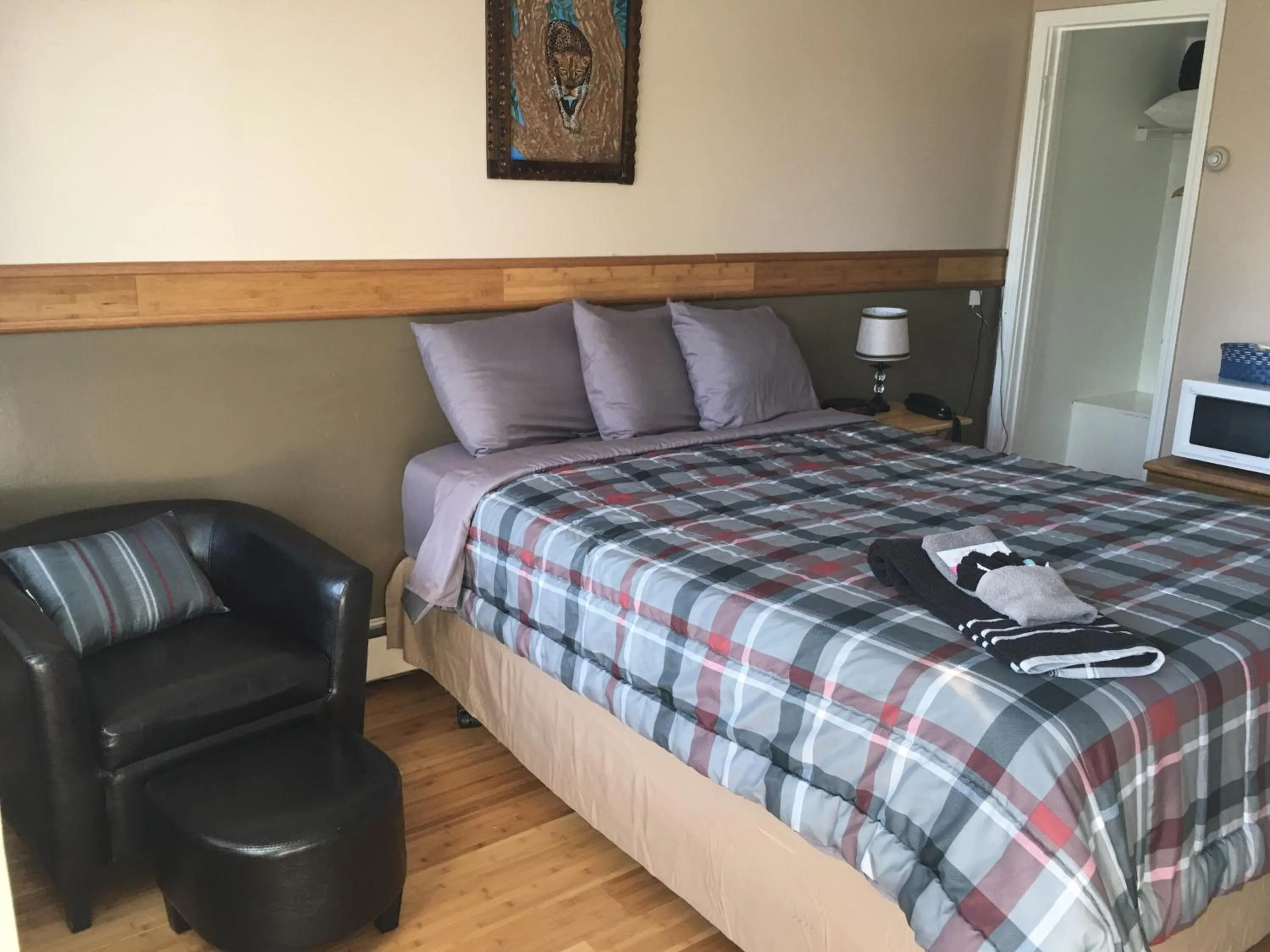 Bed in Big Bear Lodge