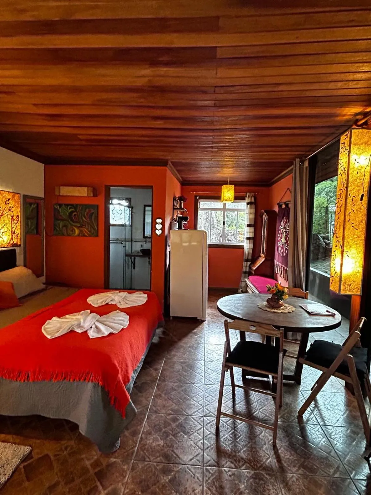 Kitchen or kitchenette, Bed in Chalés ANECUEM