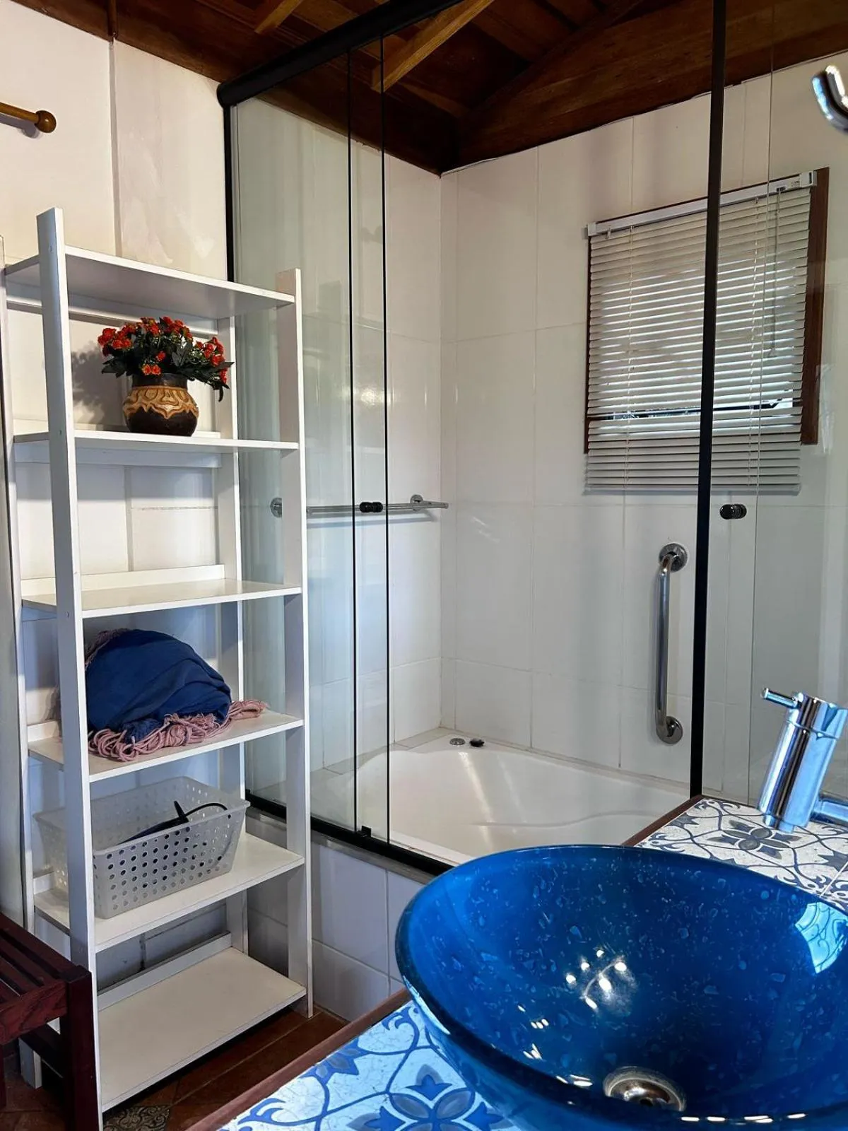 Bathroom, Bed in Chalés ANECUEM