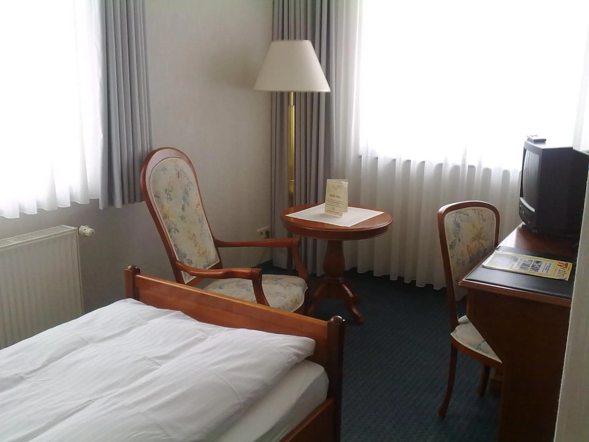 Photo of the whole room, Bed in Hotel Ascania