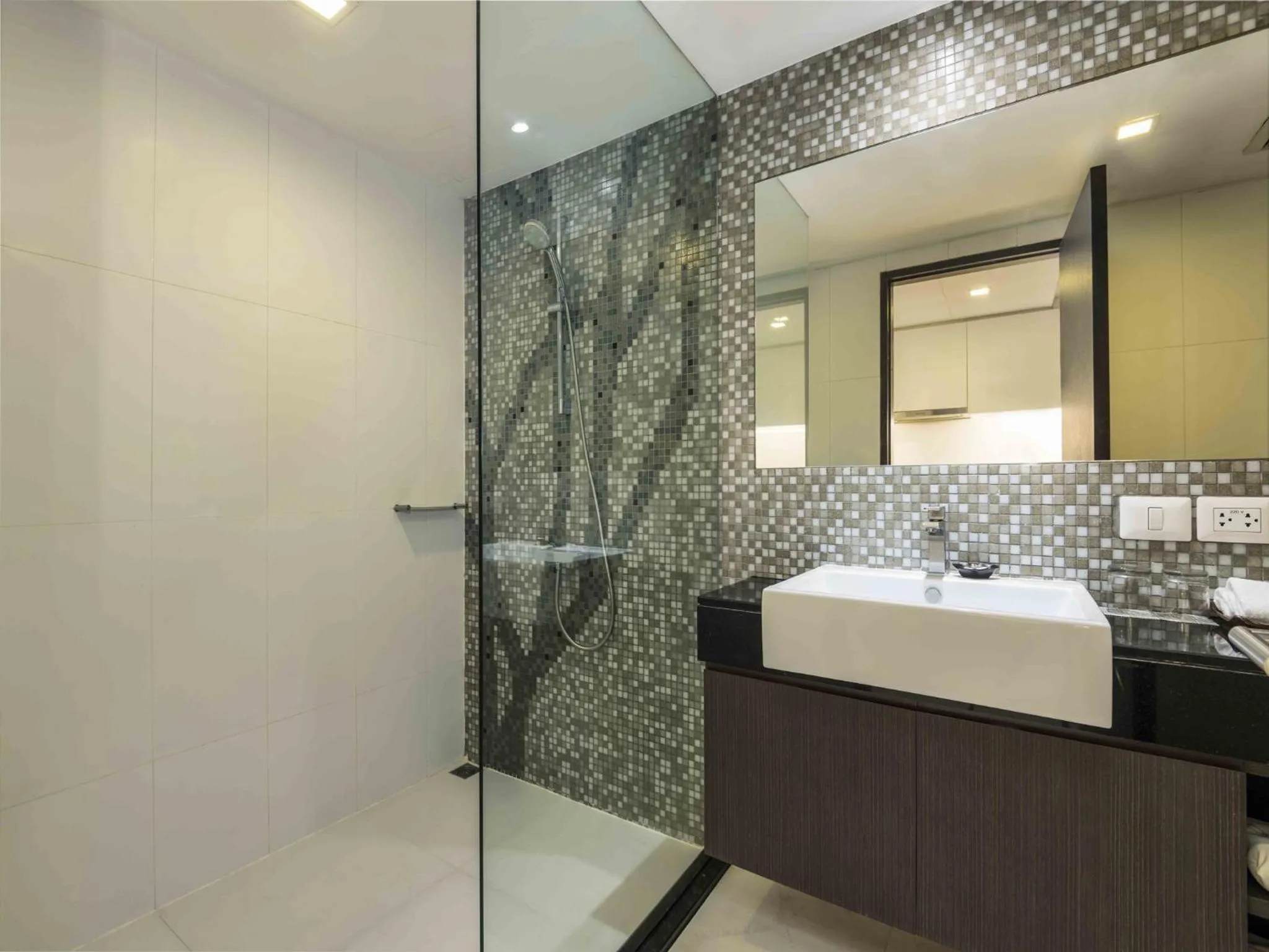 Shower in Maitria Hotel Sukhumvit 18 Bangkok – A Chatrium Collection