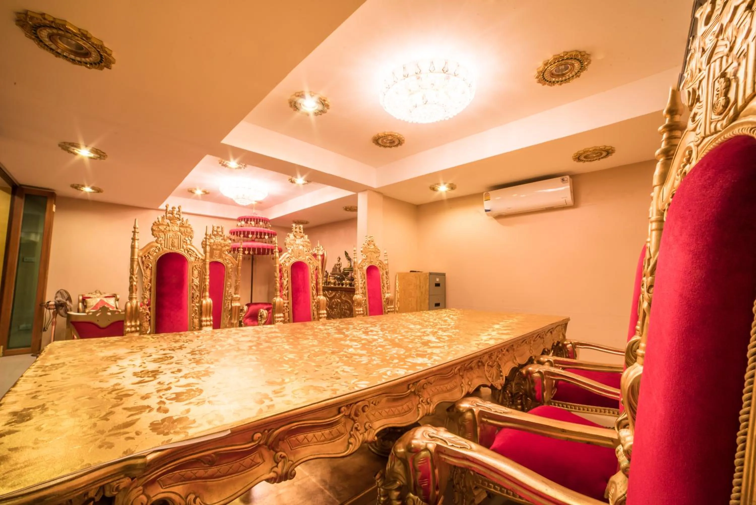 Nakaraj Princess Chiang Rai - Walking Street