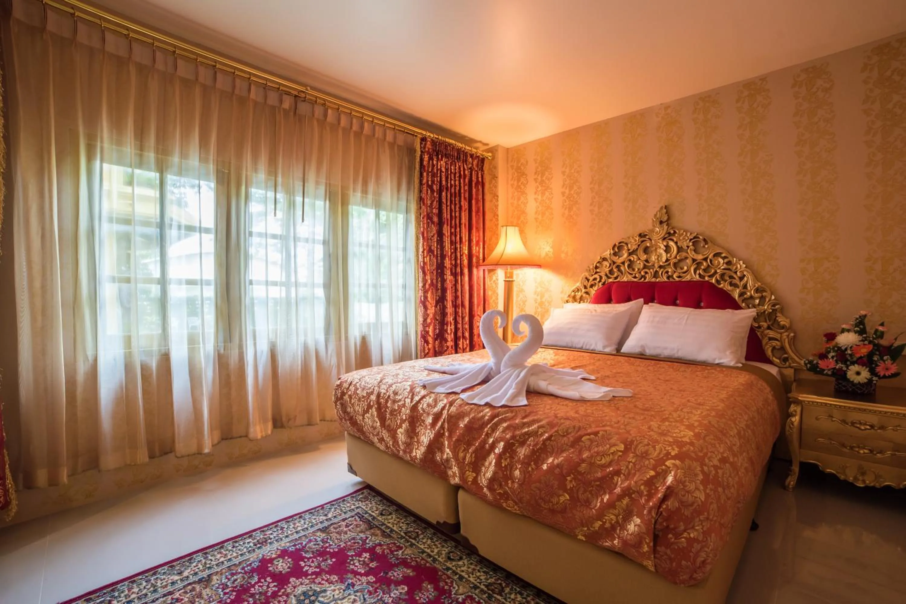 Bedroom, Bed in Nakaraj Princess Chiang Rai - Walking Street