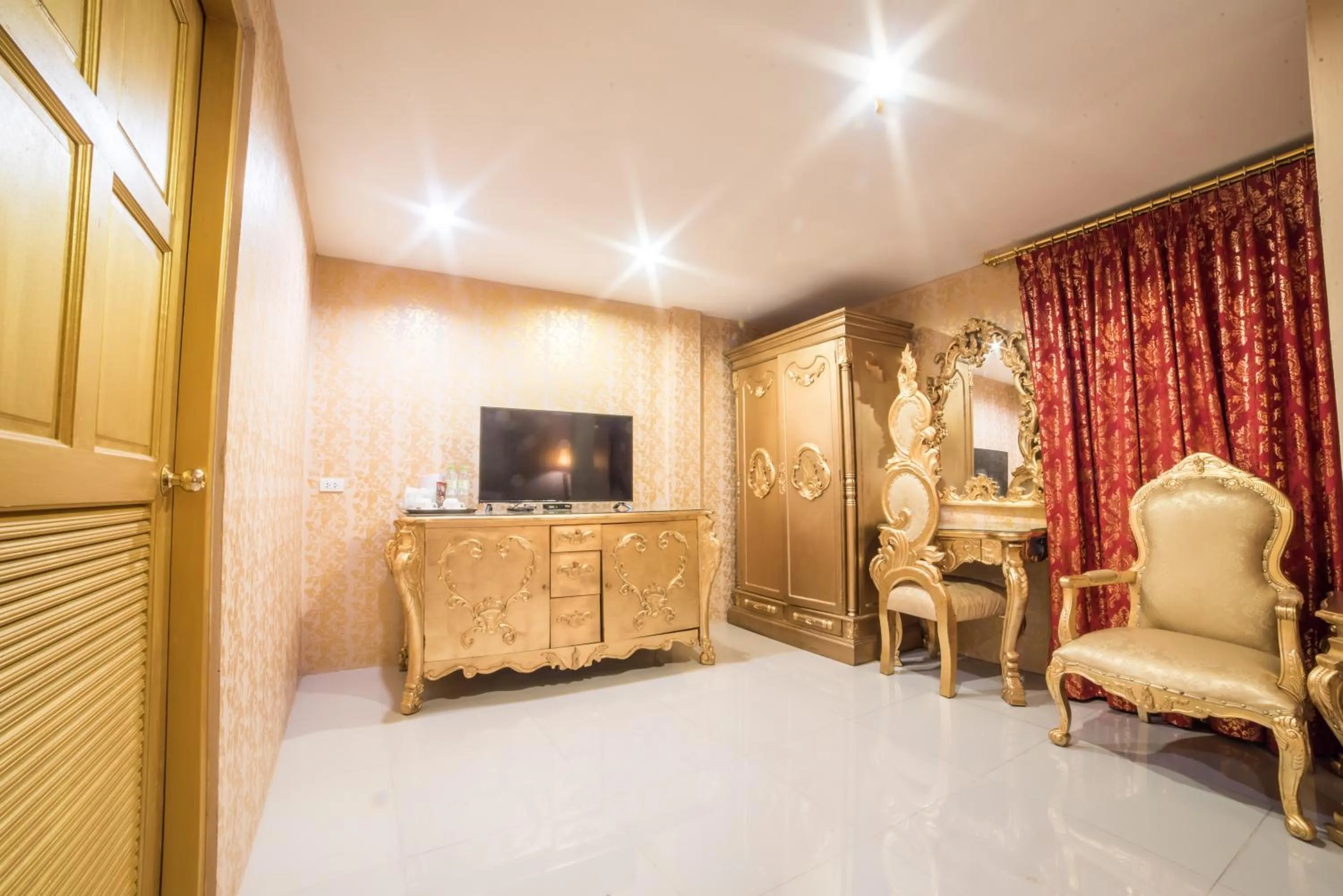 Nakaraj Princess Chiang Rai - Walking Street