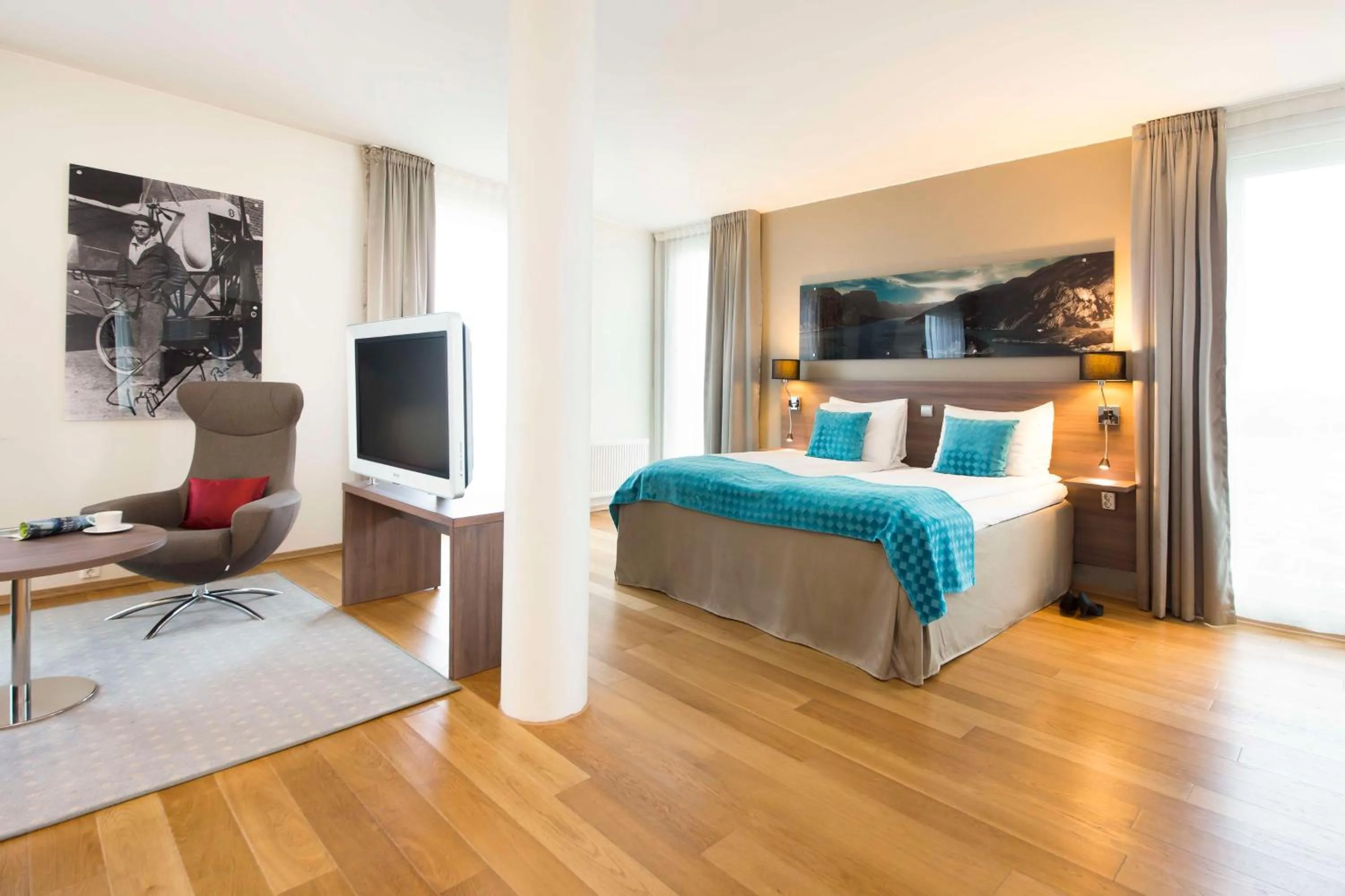 Photo of the whole room, Bed in Scandic Stavanger Airport