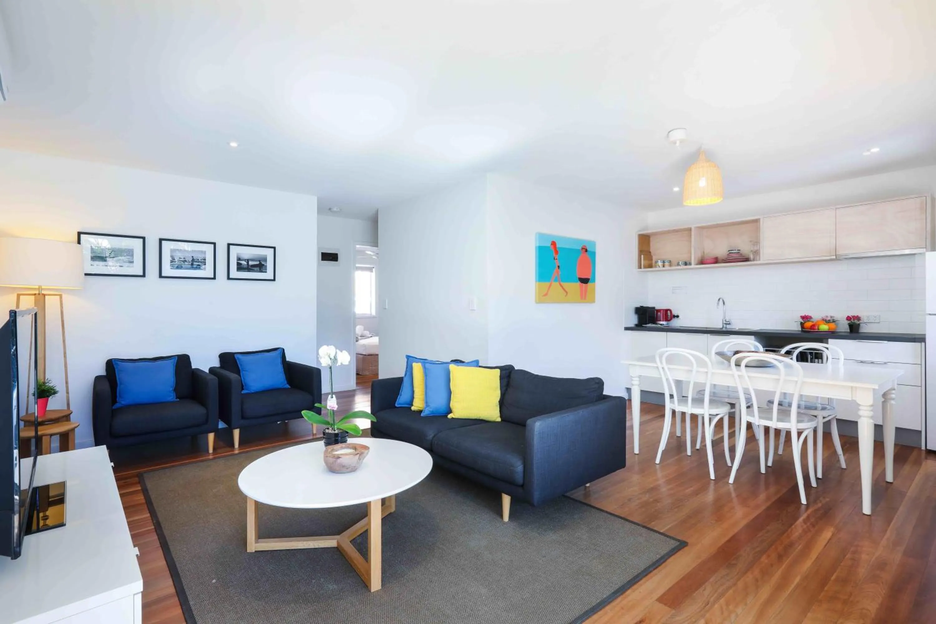 TV and multimedia in Sandbox Apartments