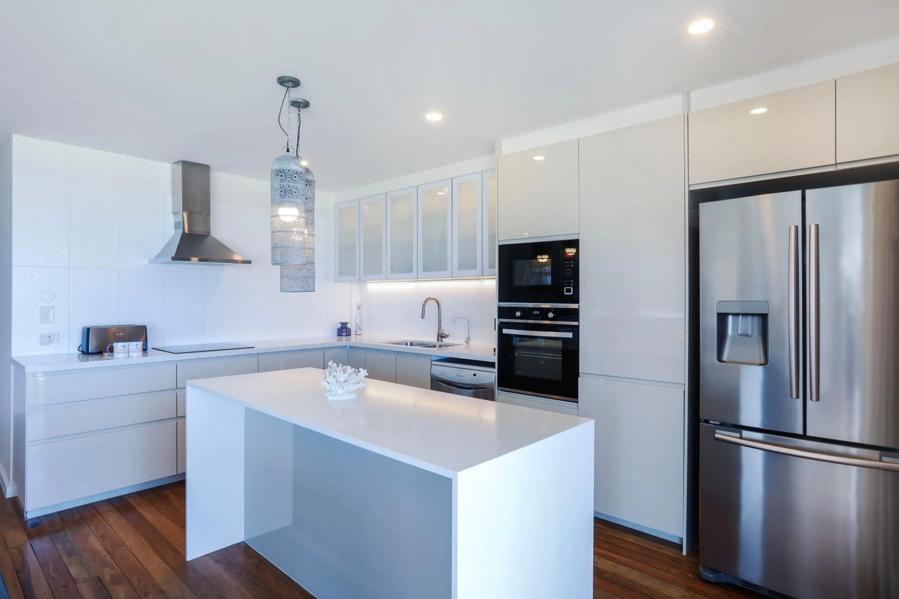 Kitchen or kitchenette in Sandbox Apartments