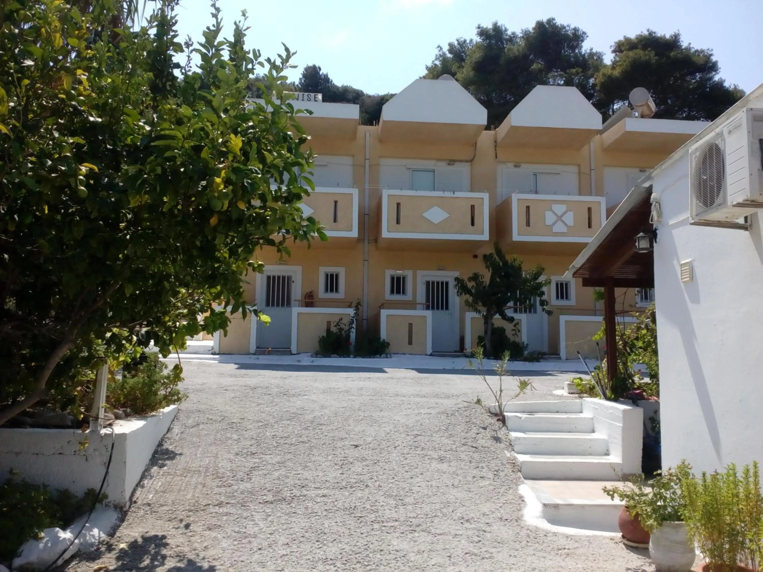 Denise Apartments Kefalos