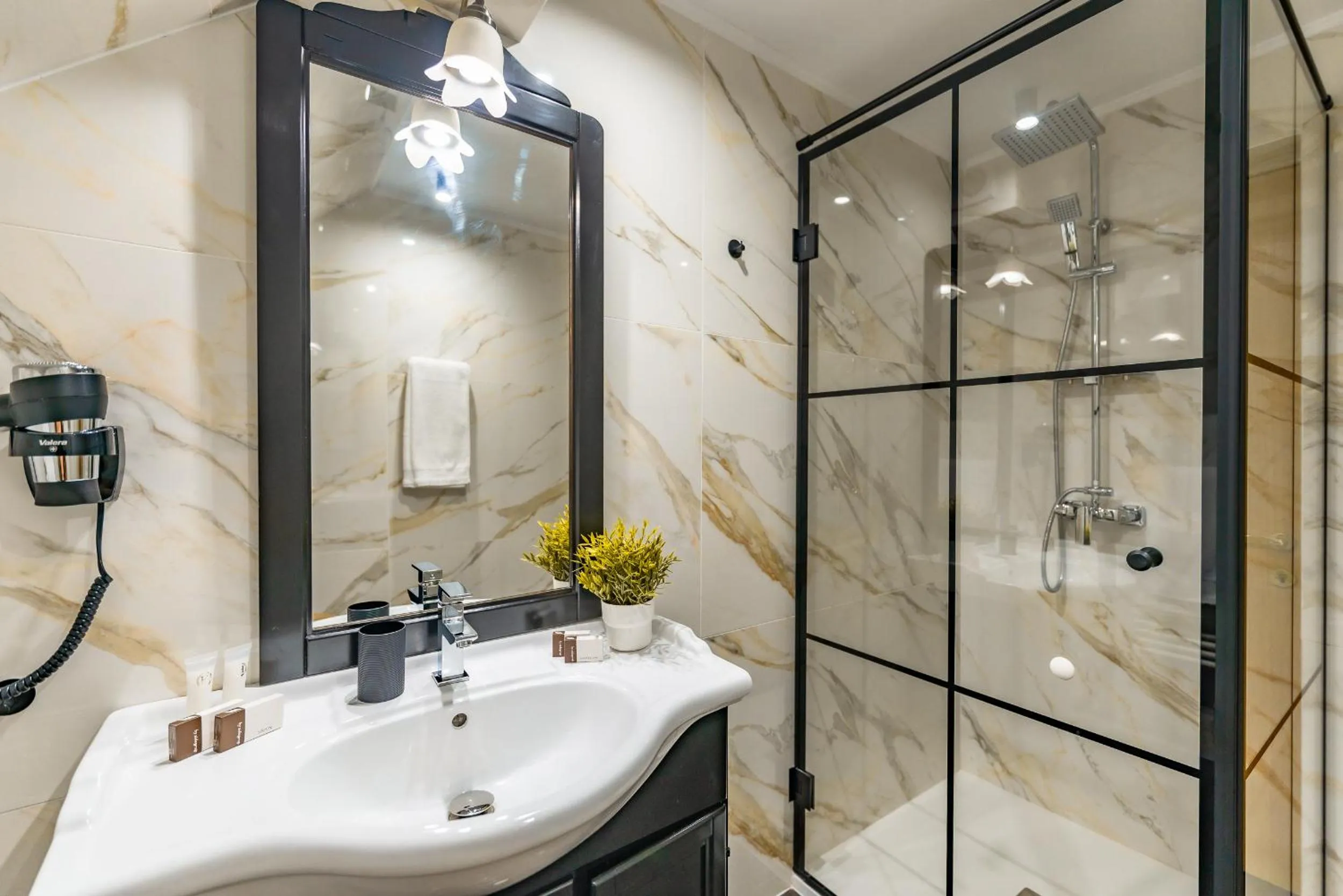 Bathroom in Hotel Korona