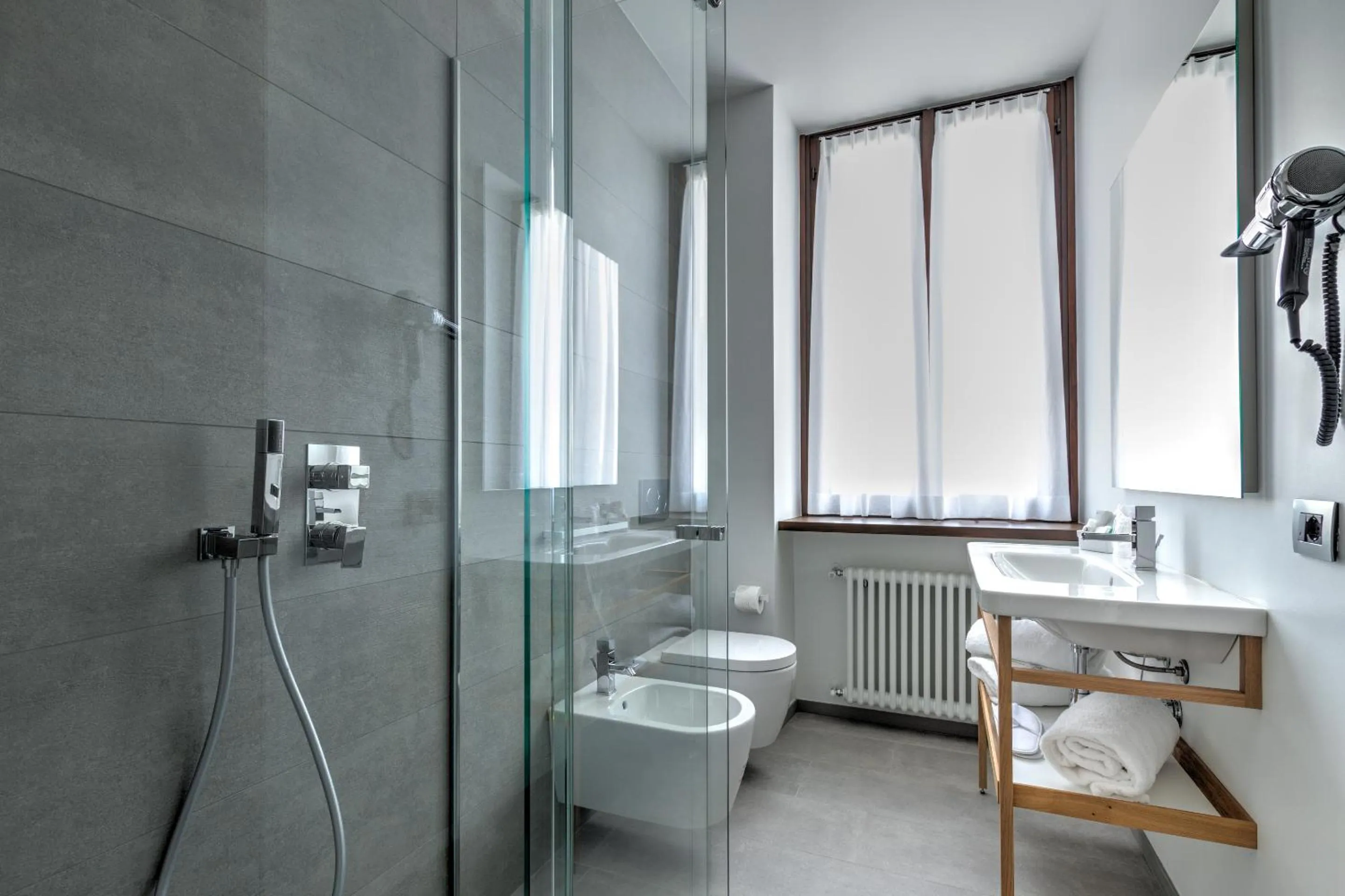 Toilet in Le Funi Hotel