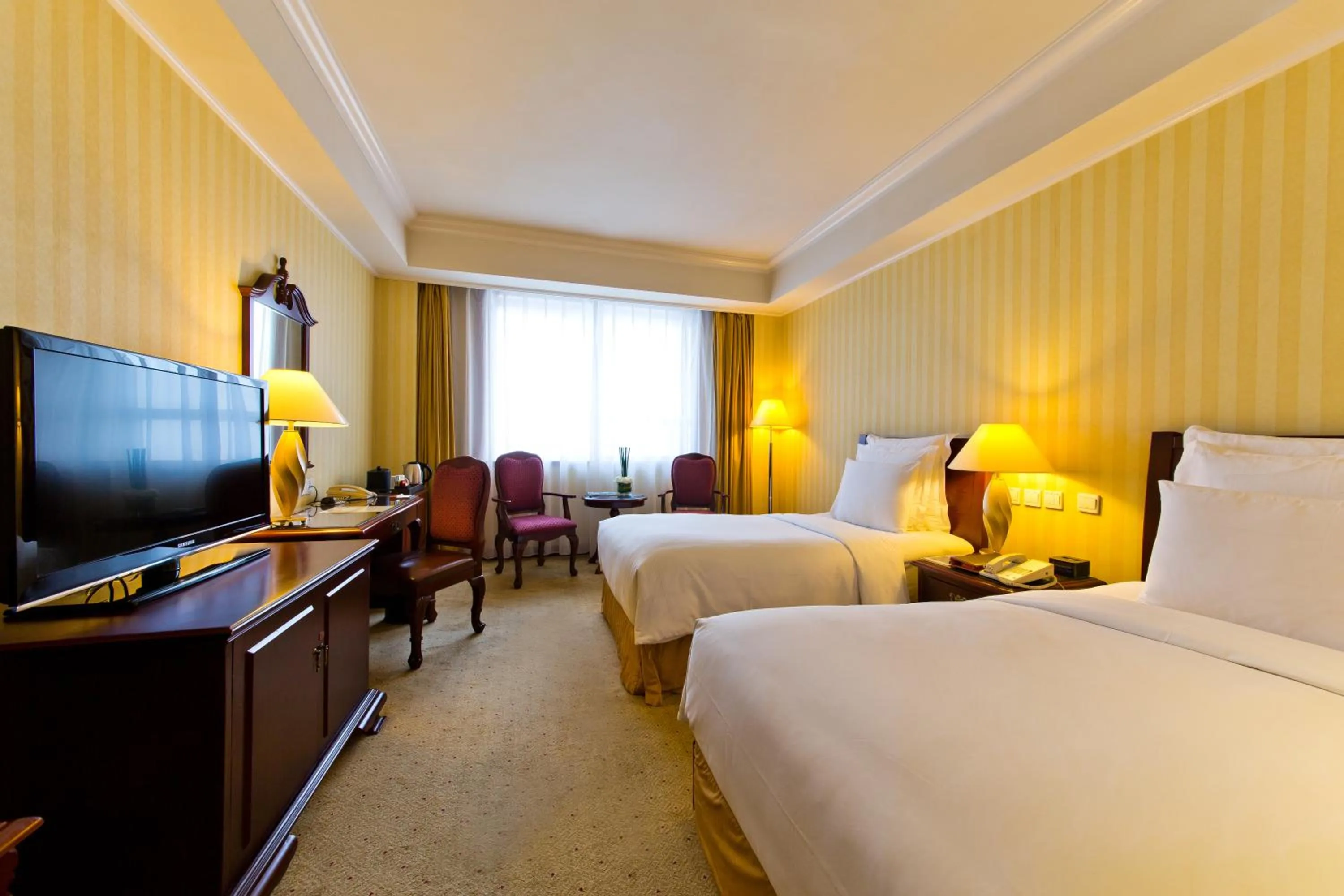 Photo of the whole room, Bed in Clarion Hotel Tianjin