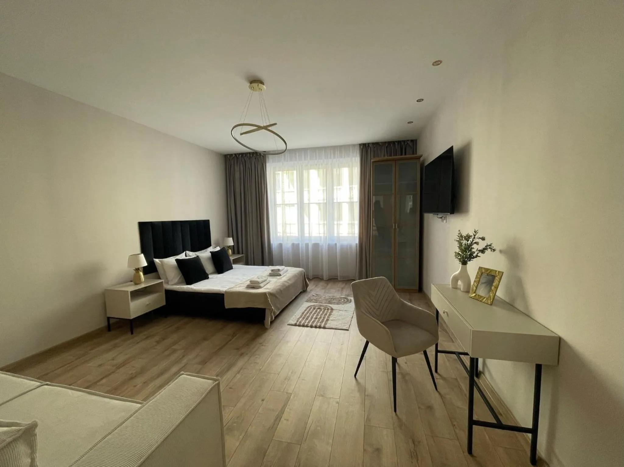 Photo of the whole room in Leo Apartments Old Town