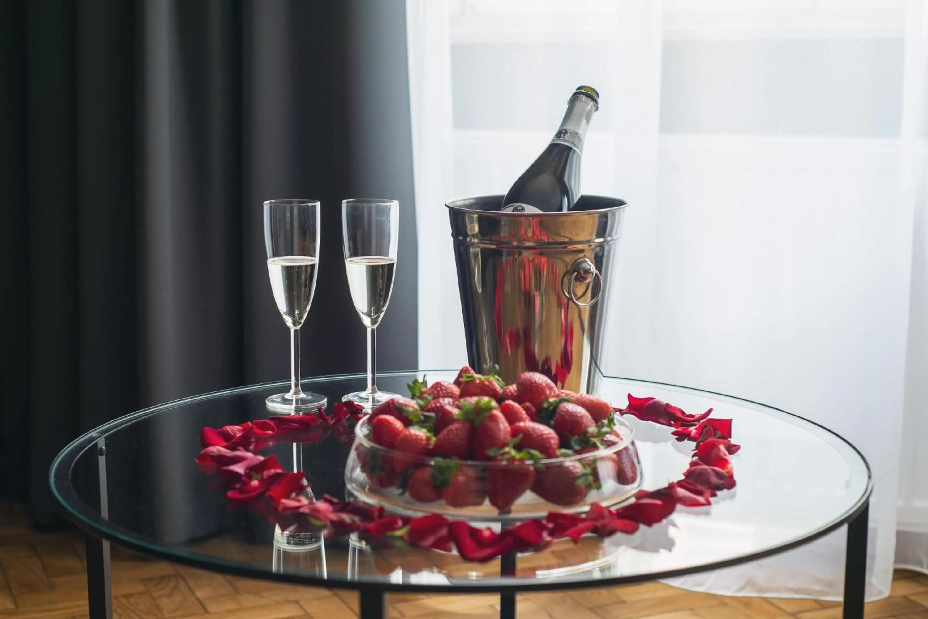 Food and drinks in Leo Apartments Old Town