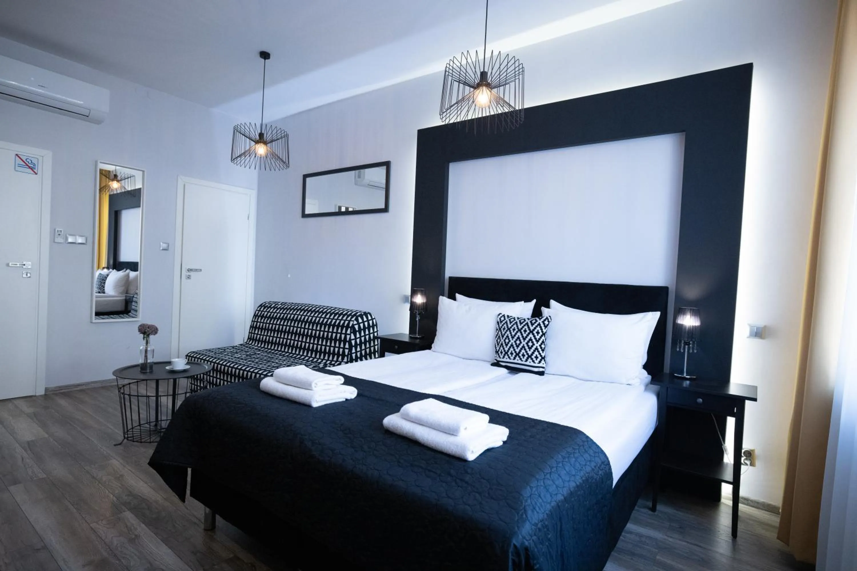 Bed in Leo Apartments Old Town