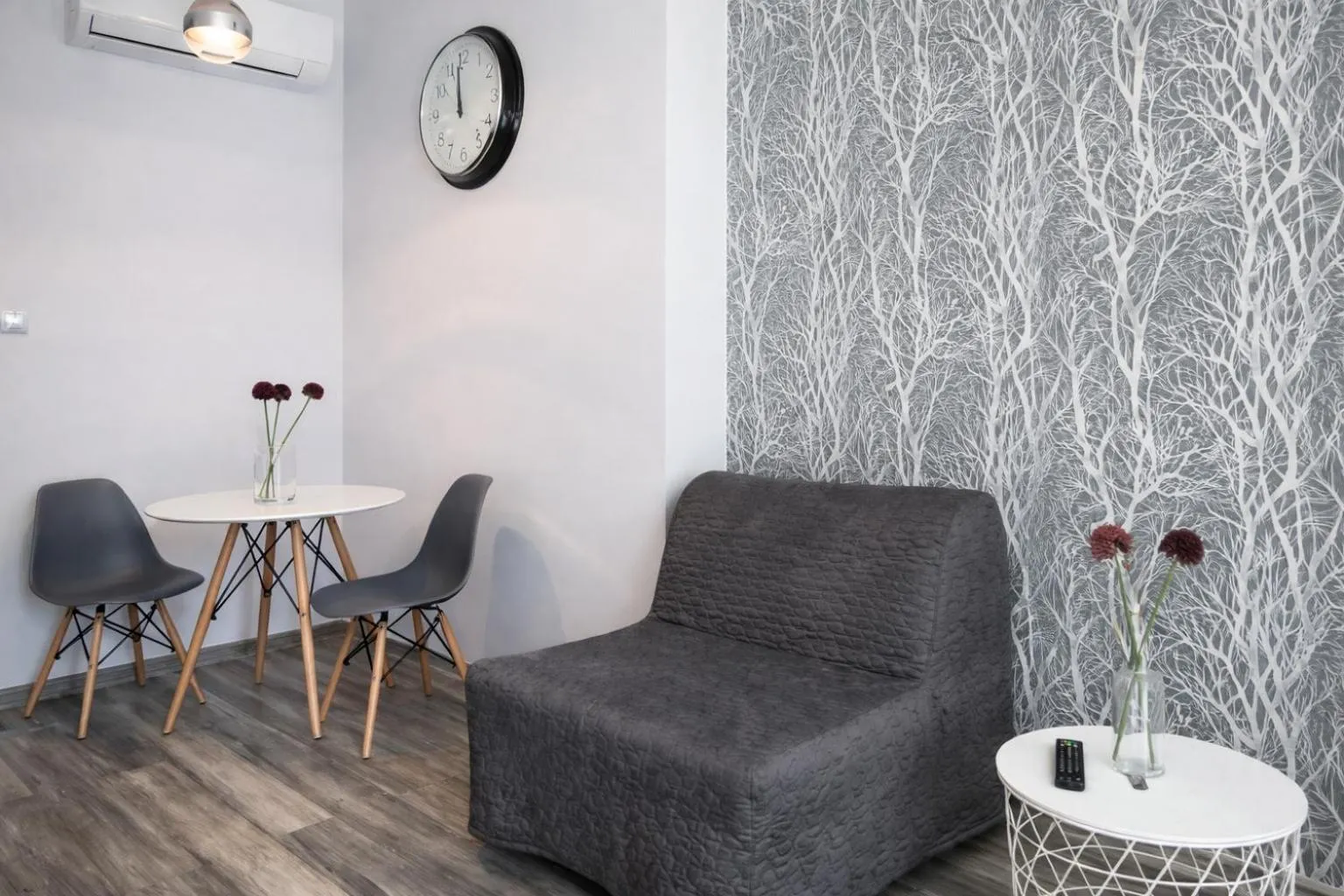 Photo of the whole room in Leo Apartments Old Town