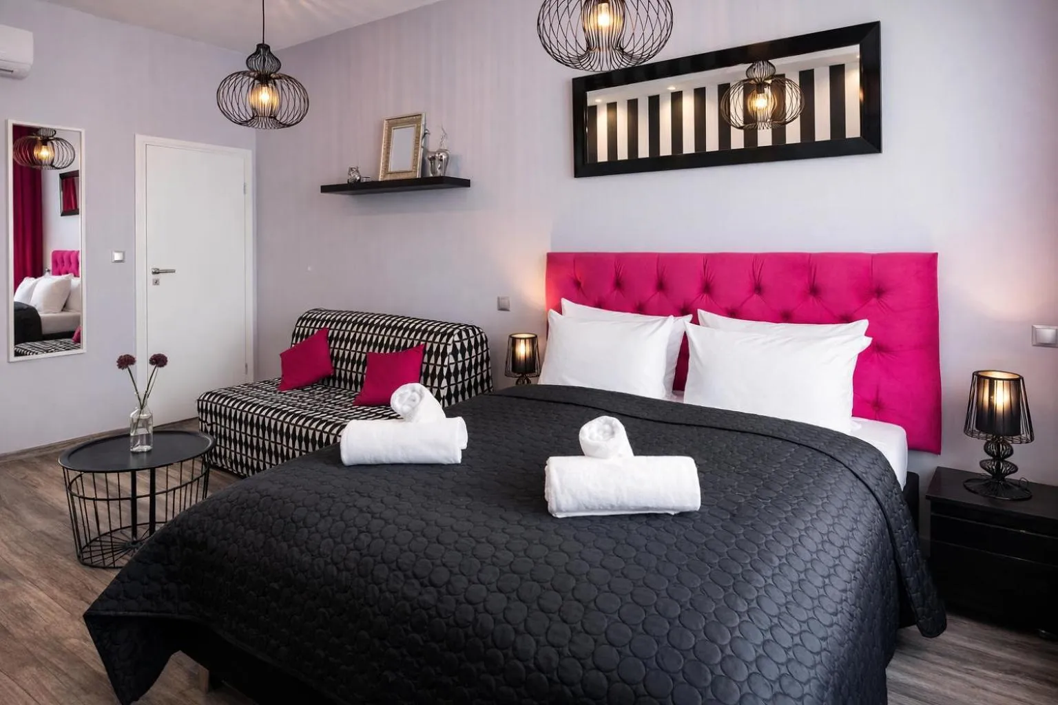 Bedroom, Bed in Leo Apartments Old Town