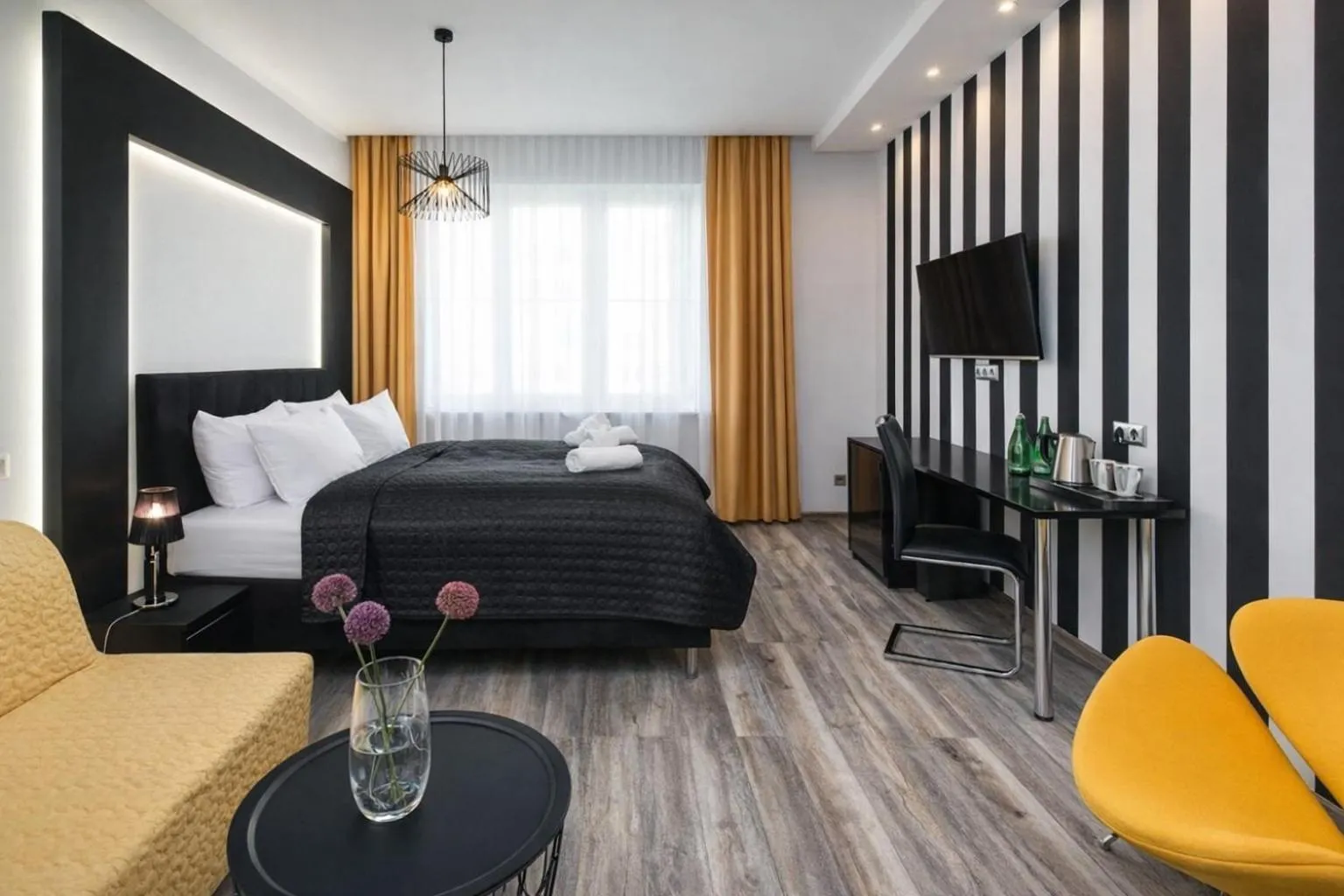 Bedroom, Bed in Leo Apartments Old Town