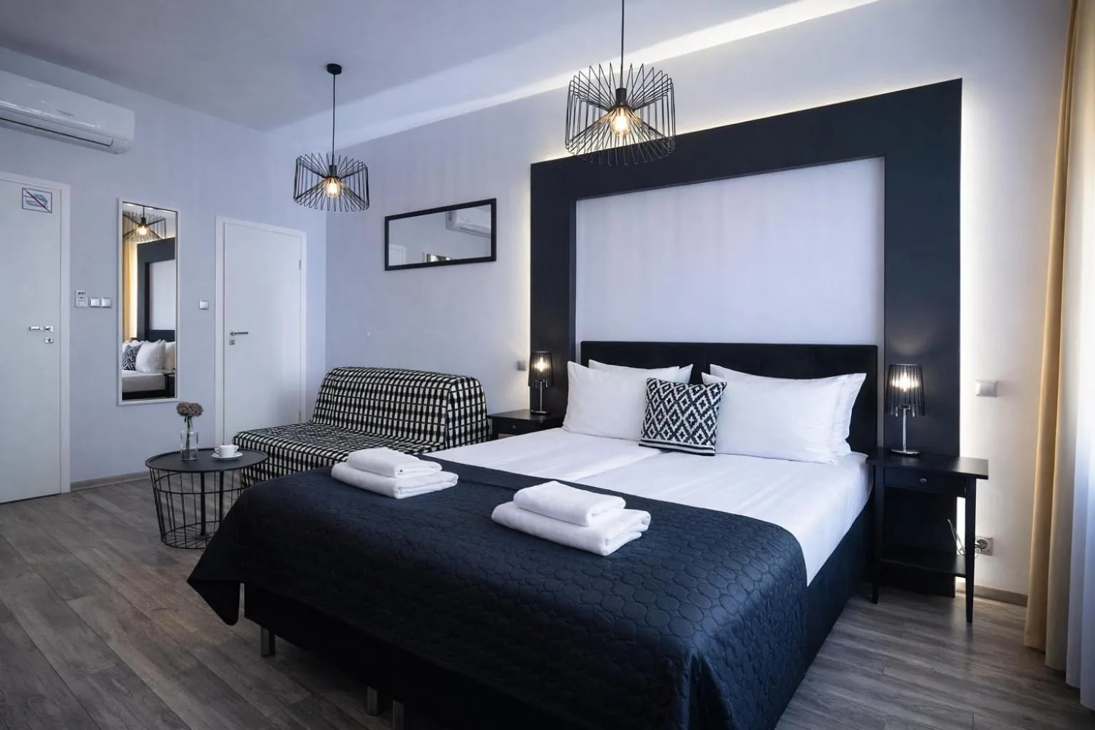 Bedroom, Bed in Leo Apartments Old Town