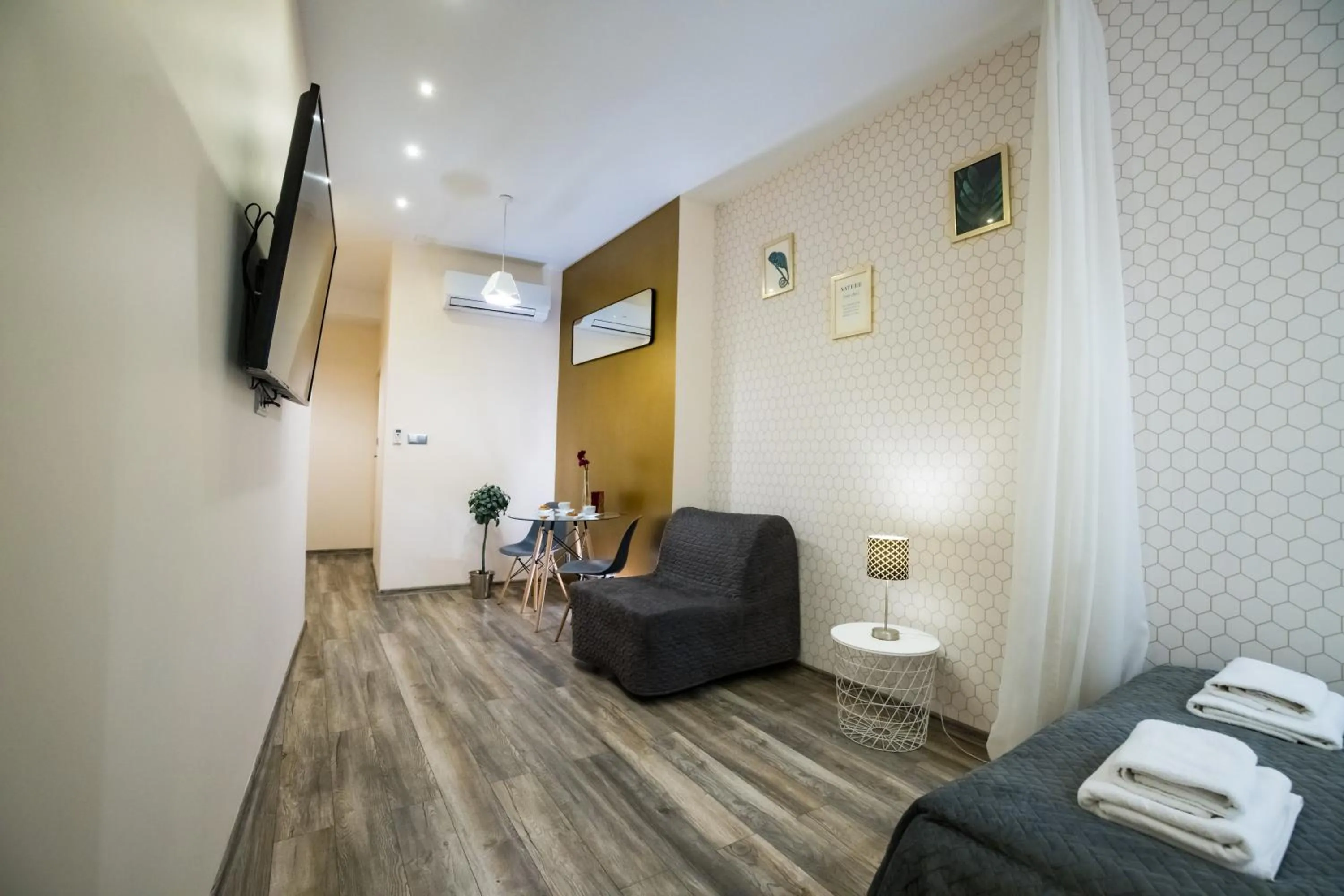 Bed in Leo Apartments Old Town