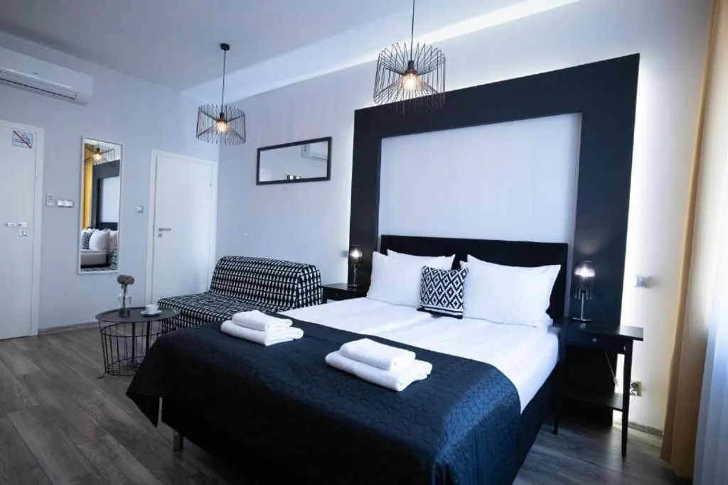 Bed in Leo Apartments Old Town