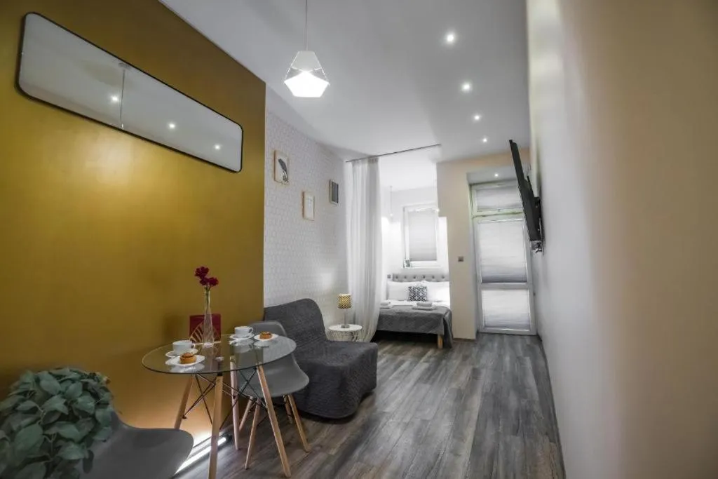 Bed in Leo Apartments Old Town