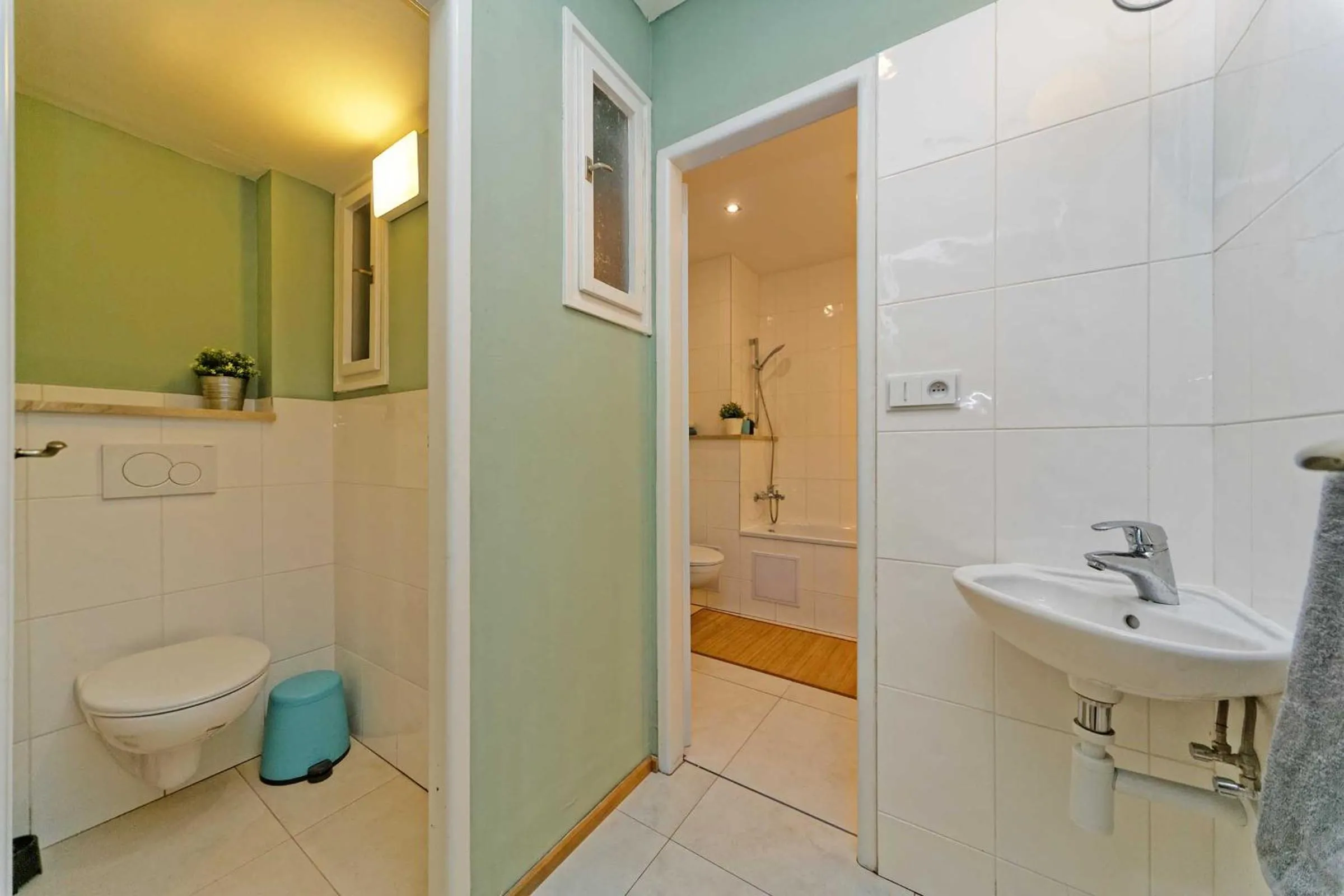 Bathroom in Apartments Stepanska 36